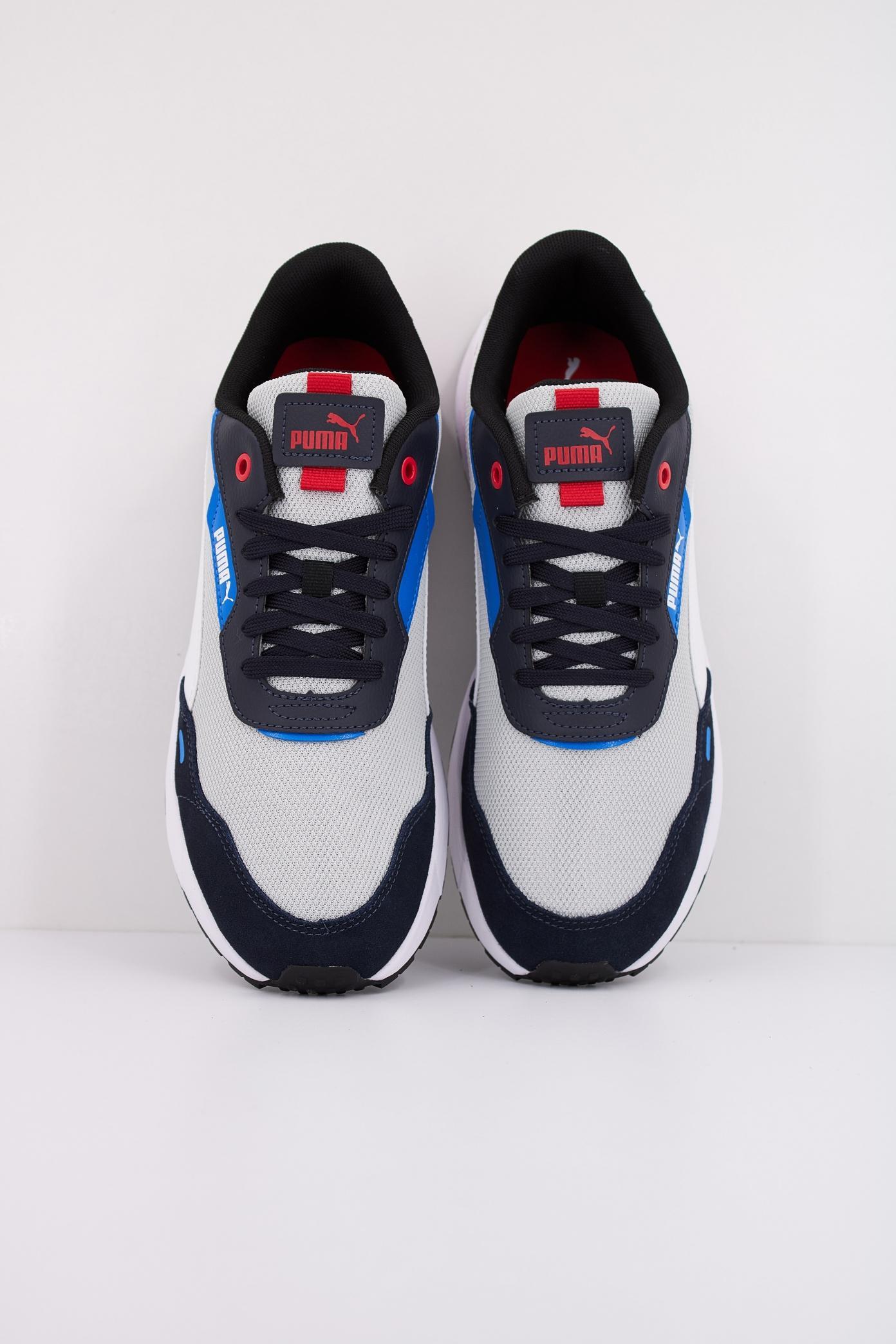 PUMA RUNTAMED PLUS en color GRIS (3)