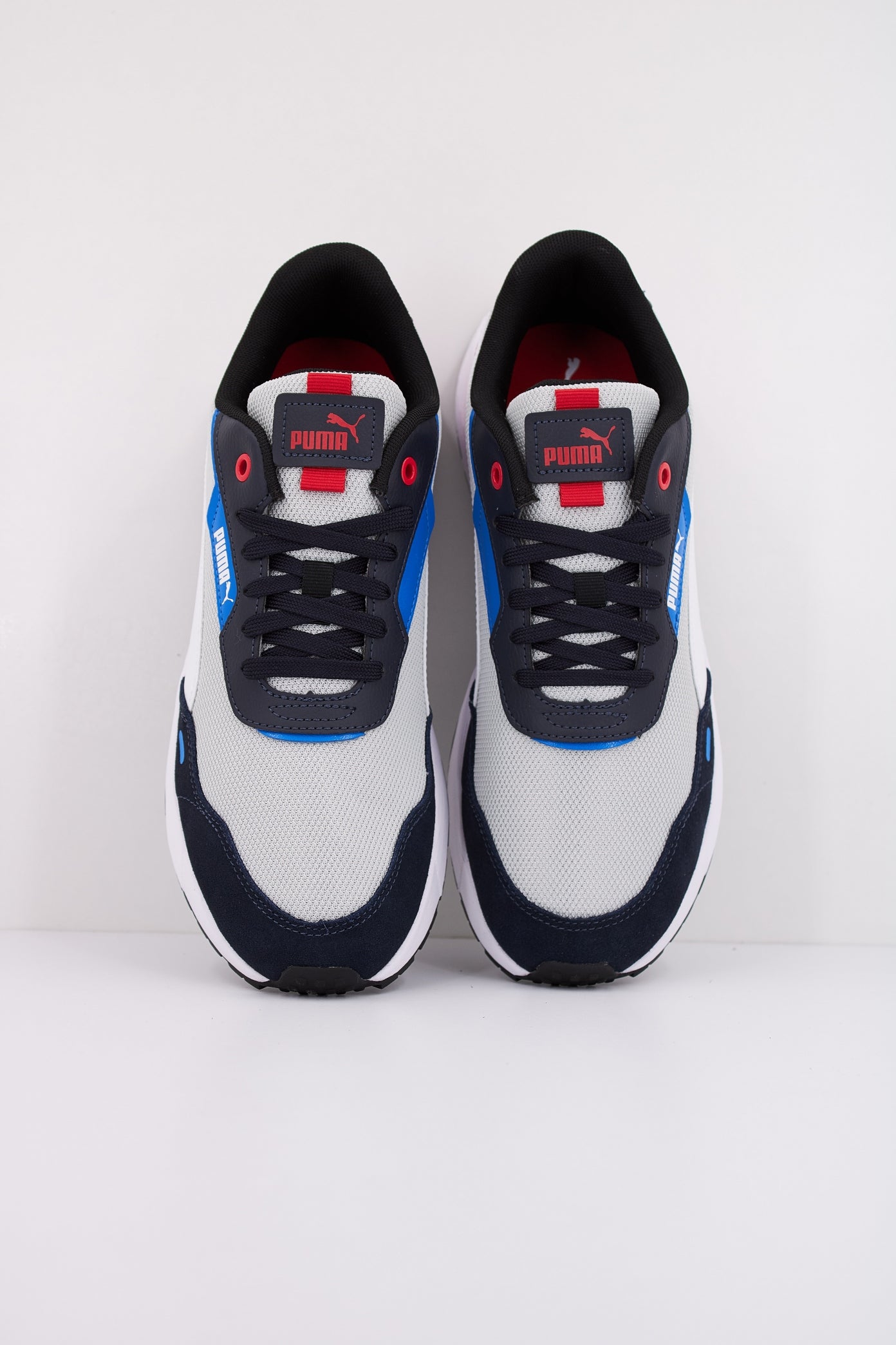 PUMA RUNTAMED PLUS en color GRIS (3)