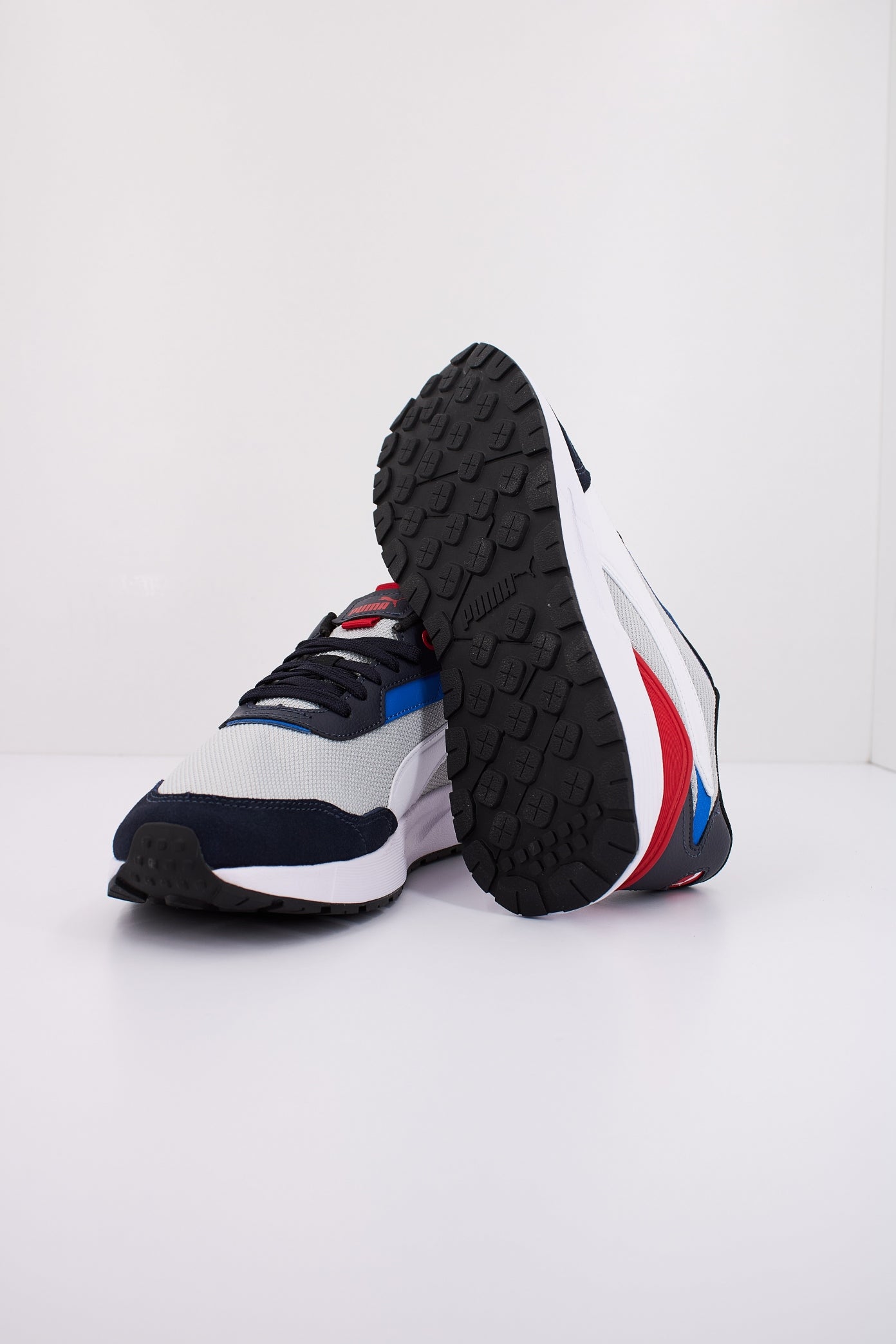 PUMA RUNTAMED PLUS en color GRIS (5)