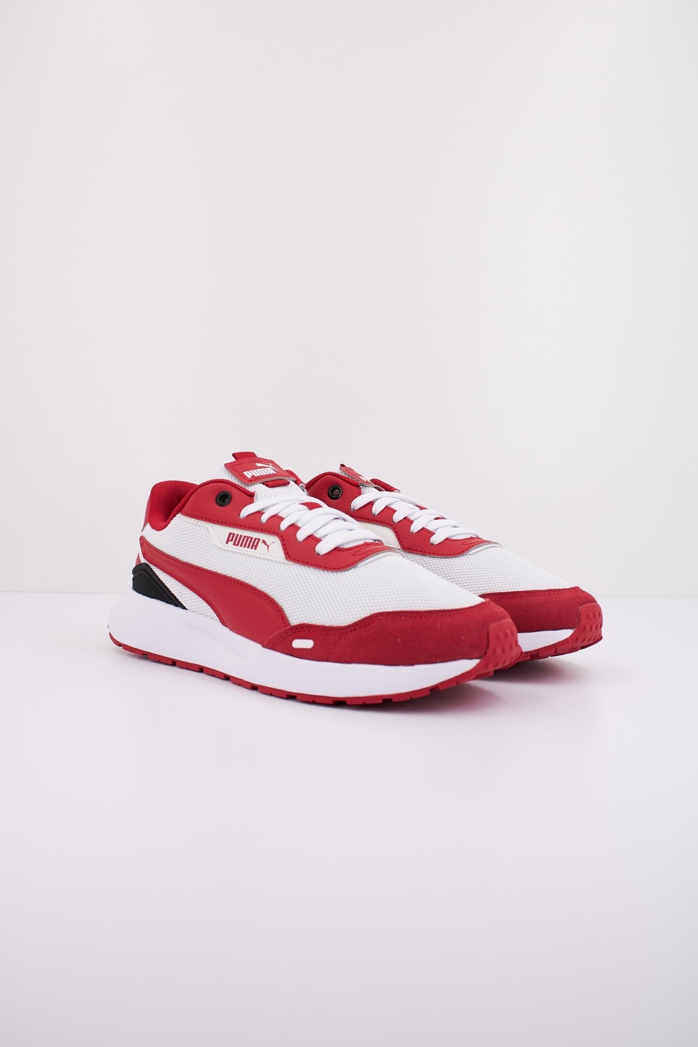 PUMA RUNTAMED PLUS en color BLANCO (2)