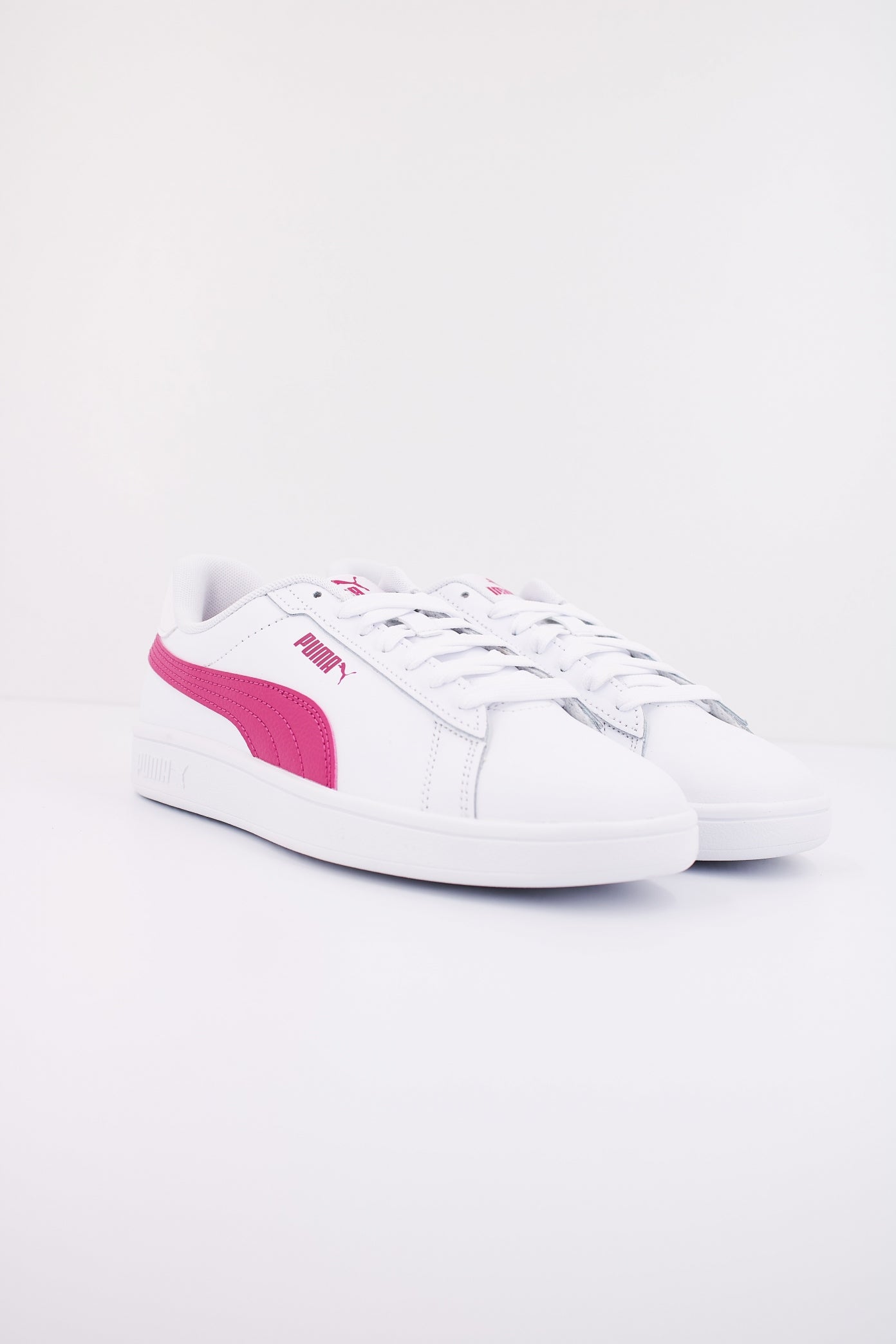 PUMA SMASH . L JR en color BLANCO (2)