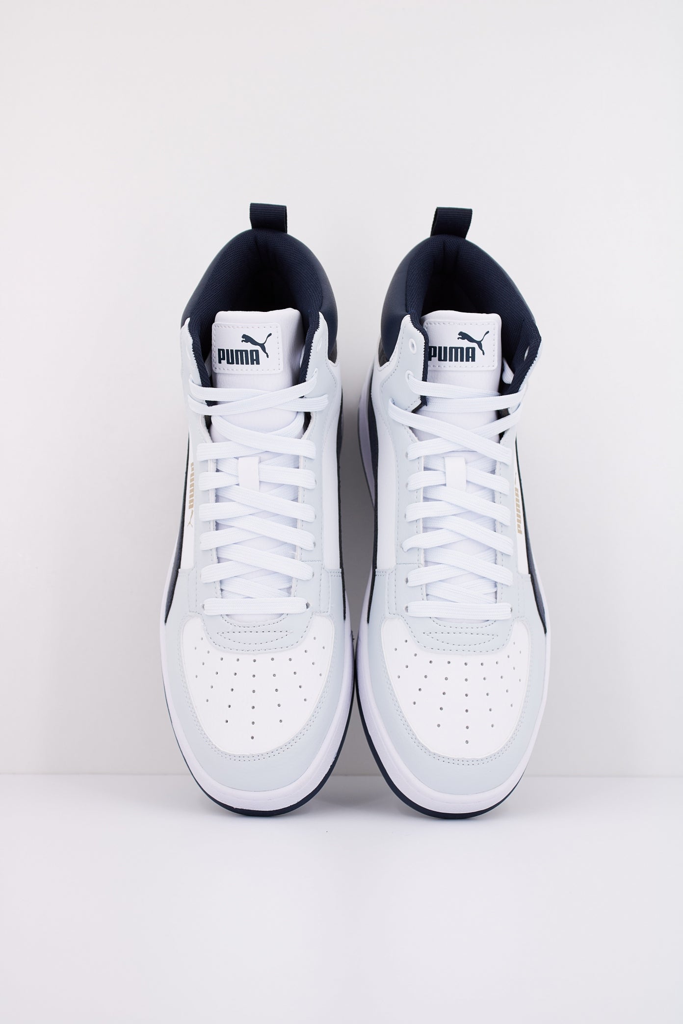 PUMA CAVEN . MID en color BLANCO (3)