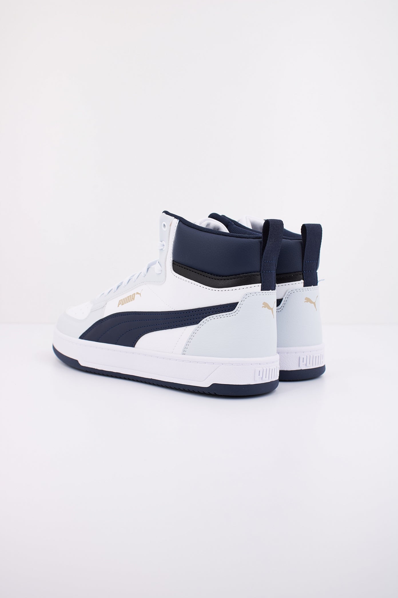 PUMA CAVEN . MID en color BLANCO (4)