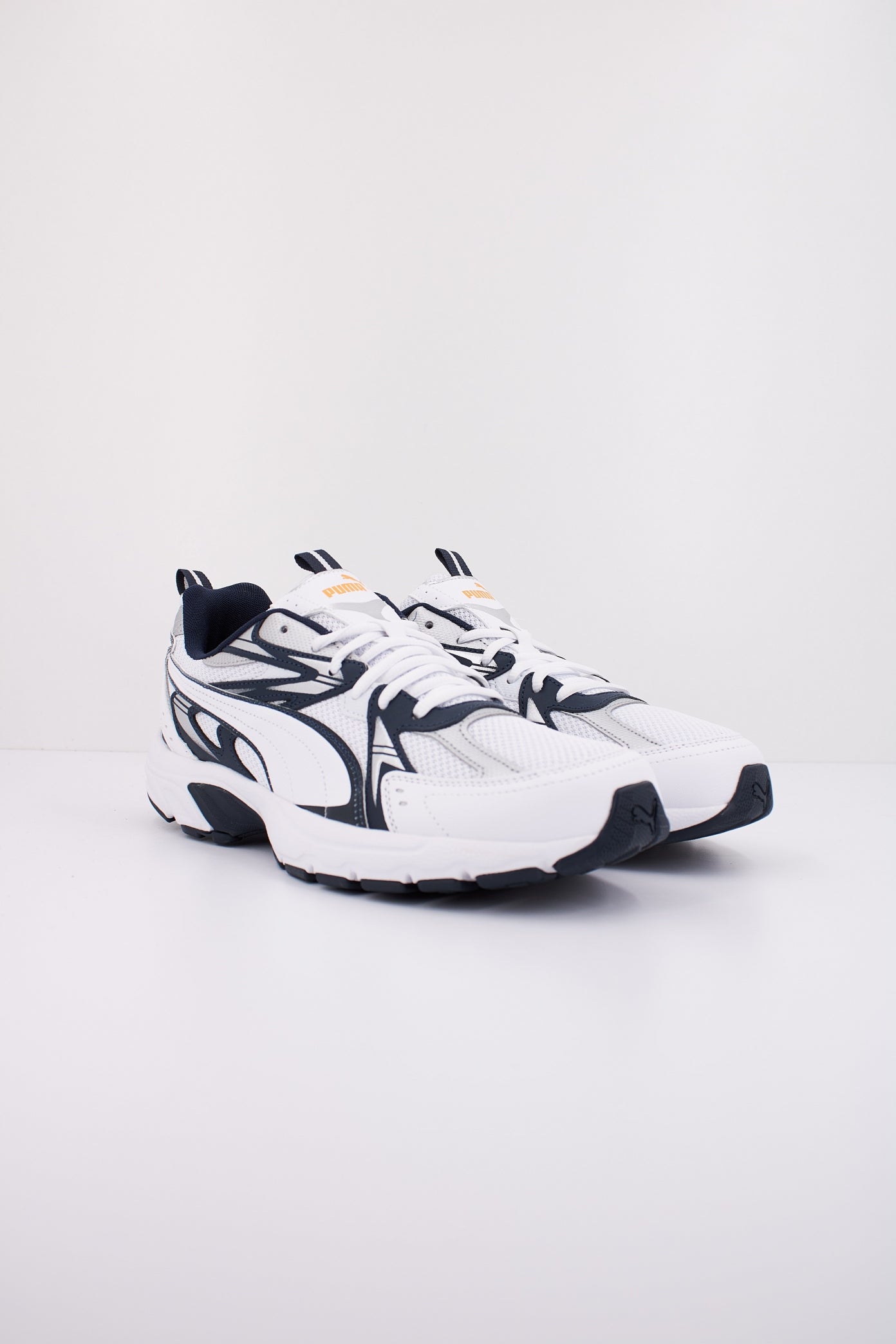 PUMA MILENIO TECH en color BLANCO (2)