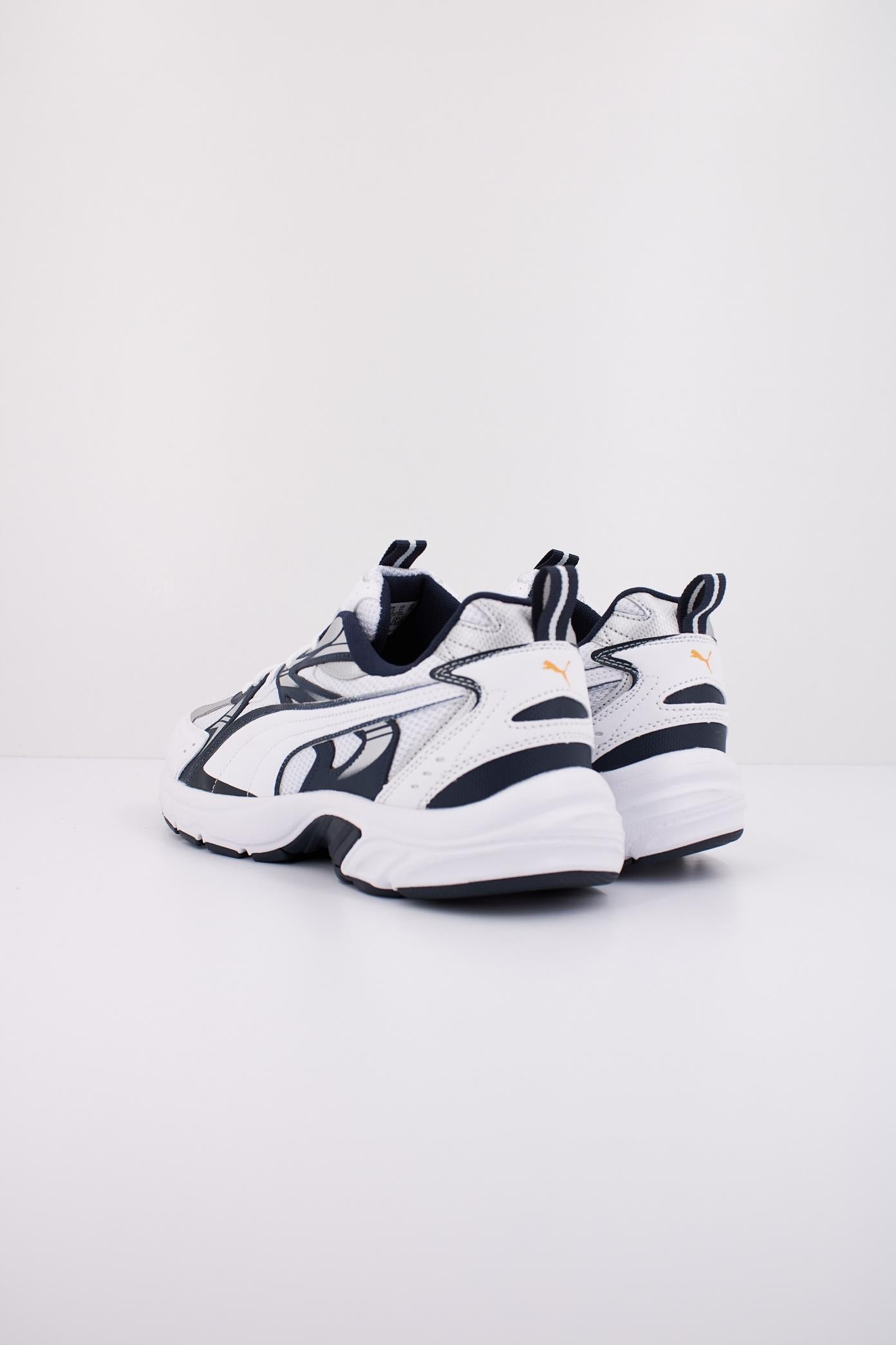 PUMA MILENIO TECH en color BLANCO (4)