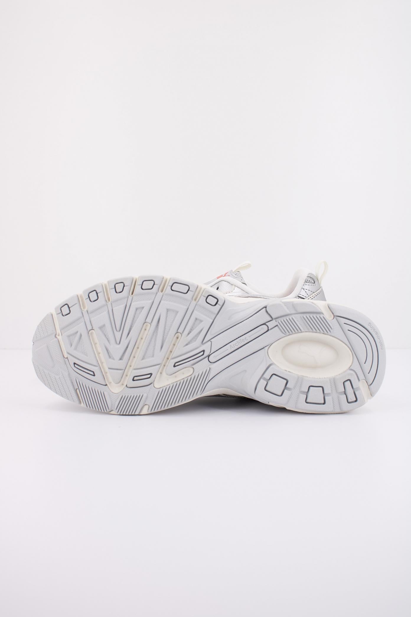 PUMA MILENIO TECH en color GRIS (5)