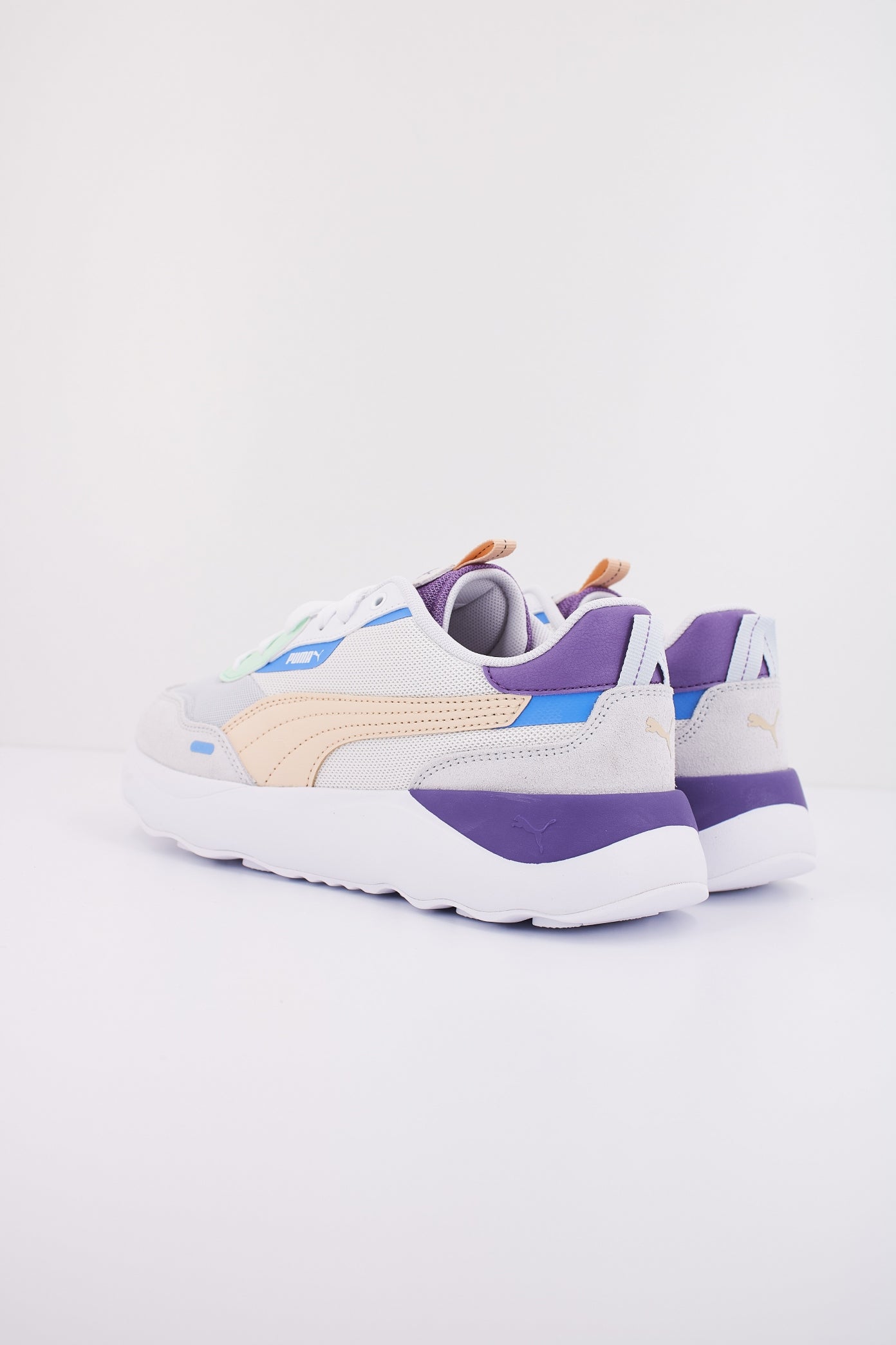 PUMA RUNTAMED PLATFORM en color BLANCO (4)