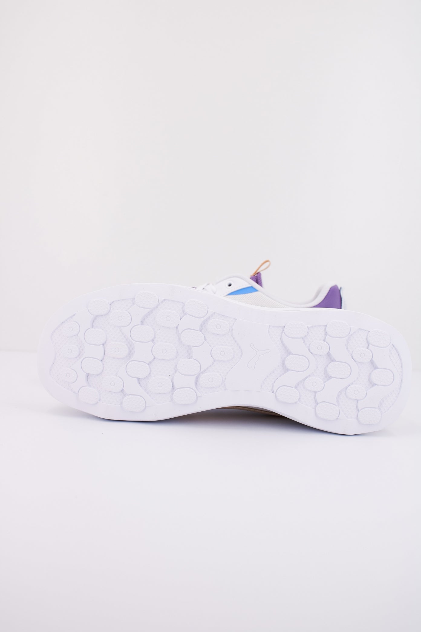 PUMA RUNTAMED PLATFORM en color BLANCO (5)