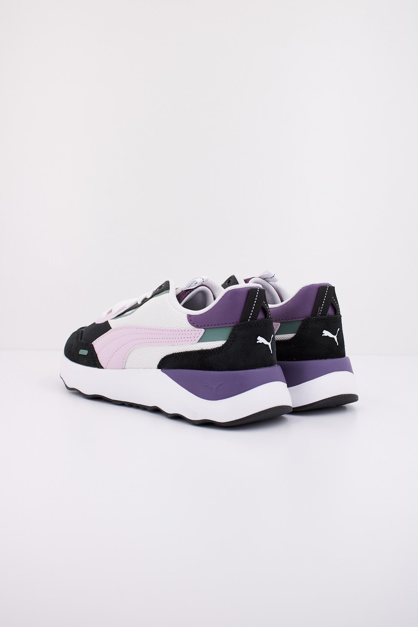 PUMA RUNTAMED PLATFORM en color VIOLETA (4)