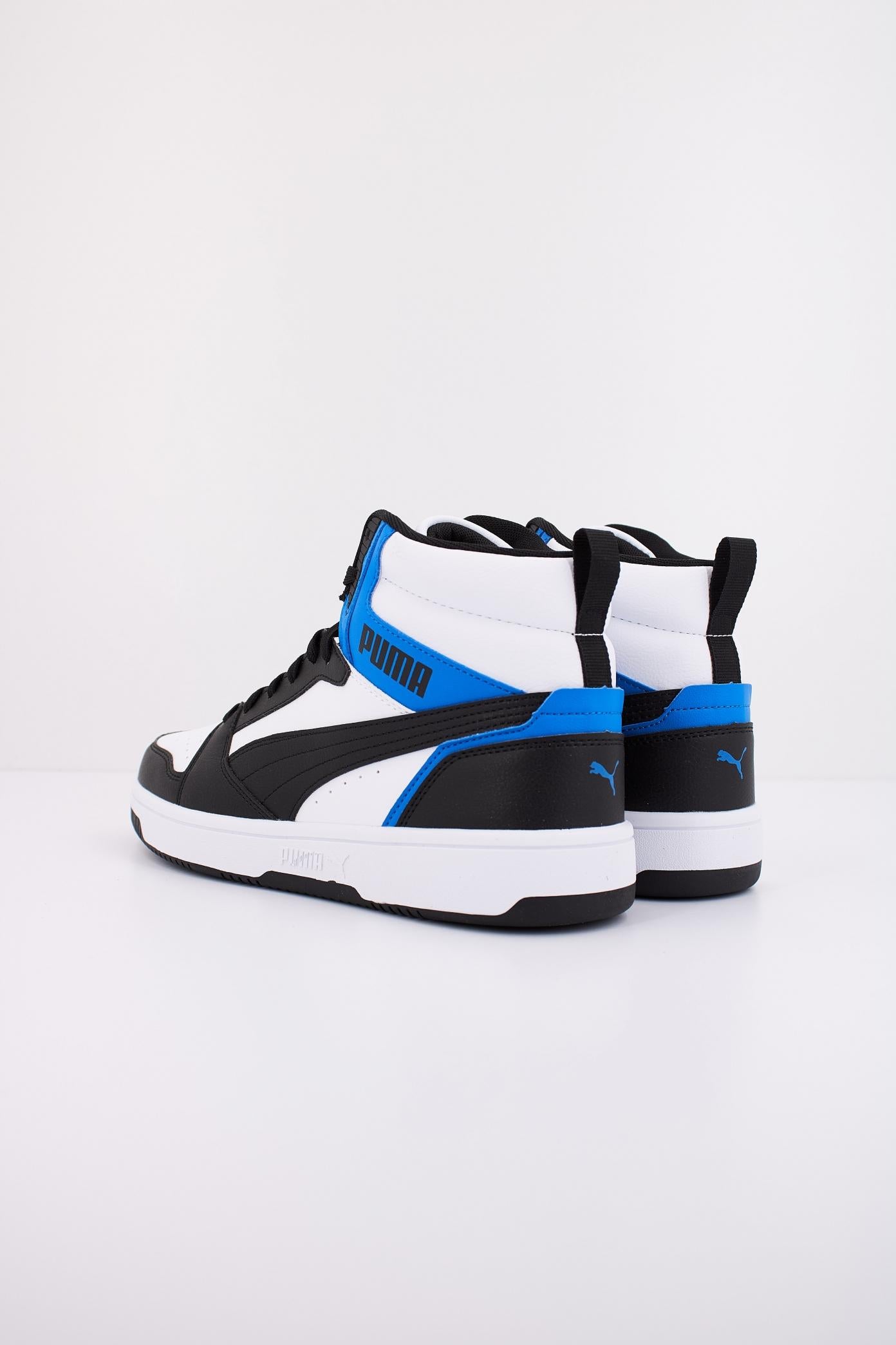 PUMA REBOUND V en color NEGRO (4)