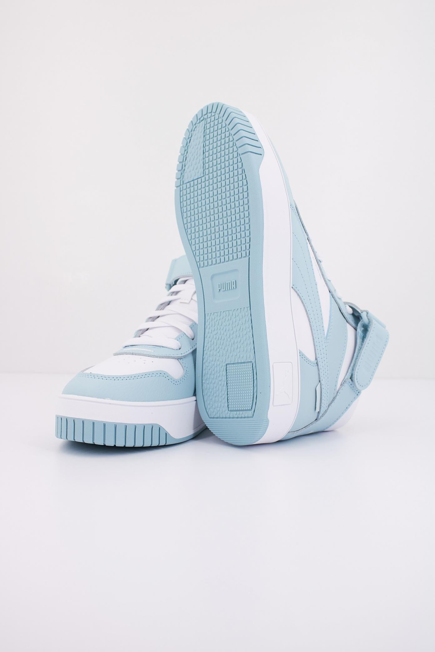 PUMA CARINA STREET MID en color AZUL (5)