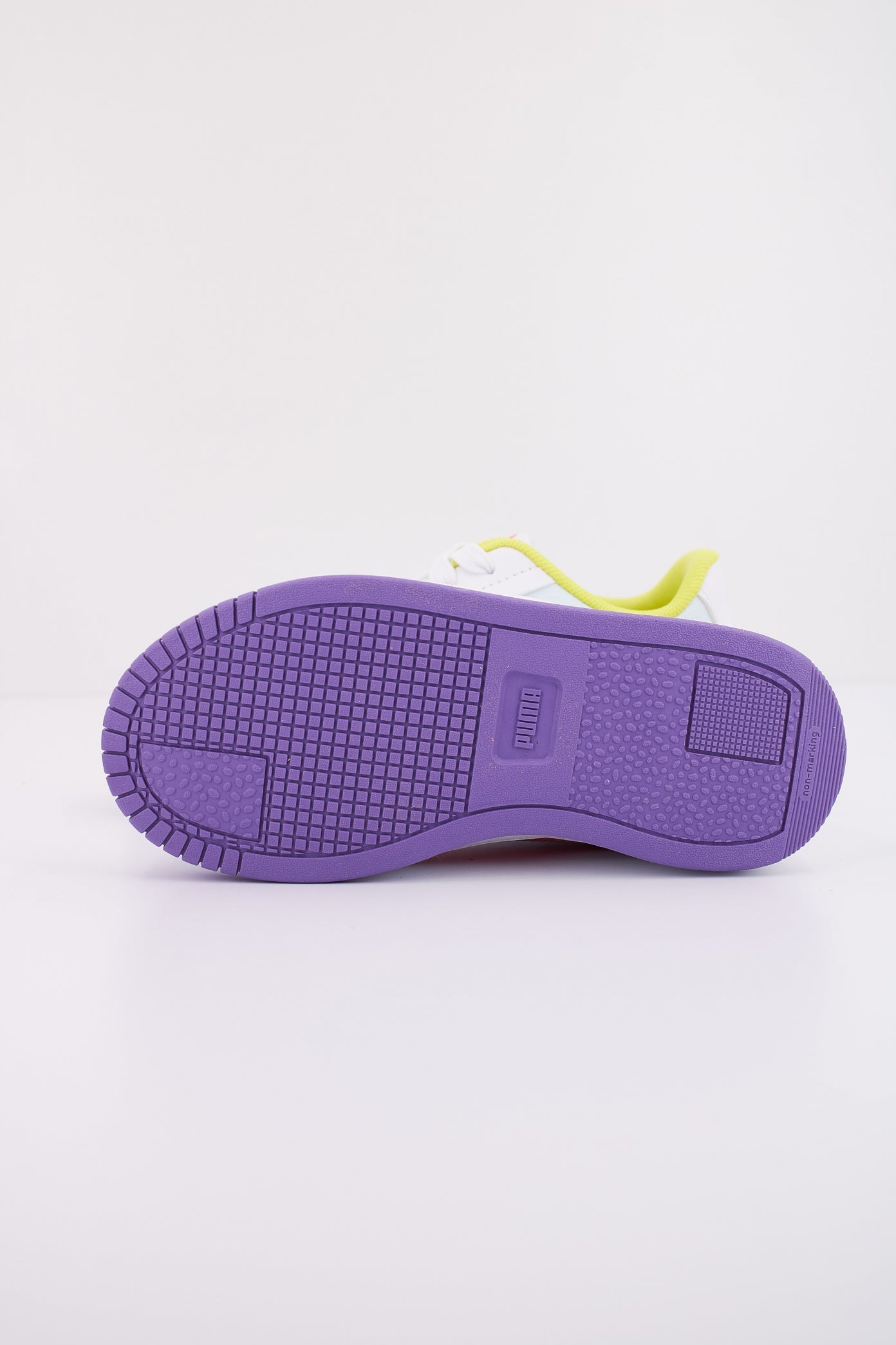 PUMA CARINA STREET PS en color BLANCO (5)