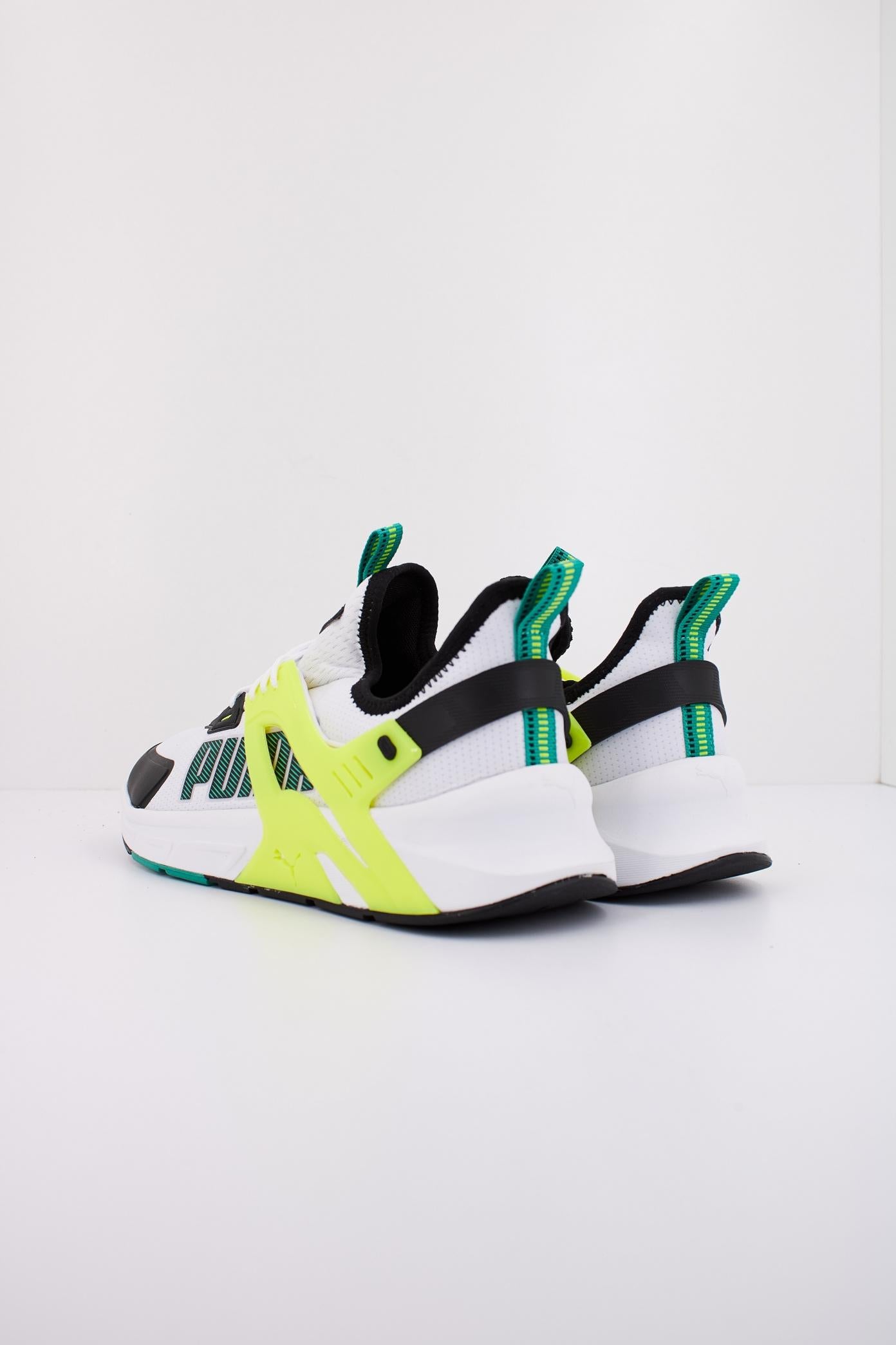 PUMA PACER + en color BLANCO (4)