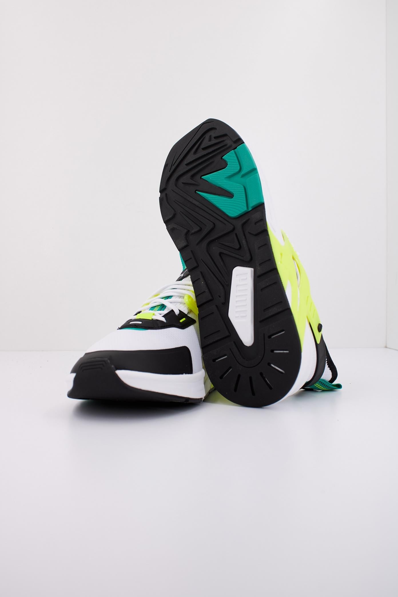 PUMA PACER + en color BLANCO (5)
