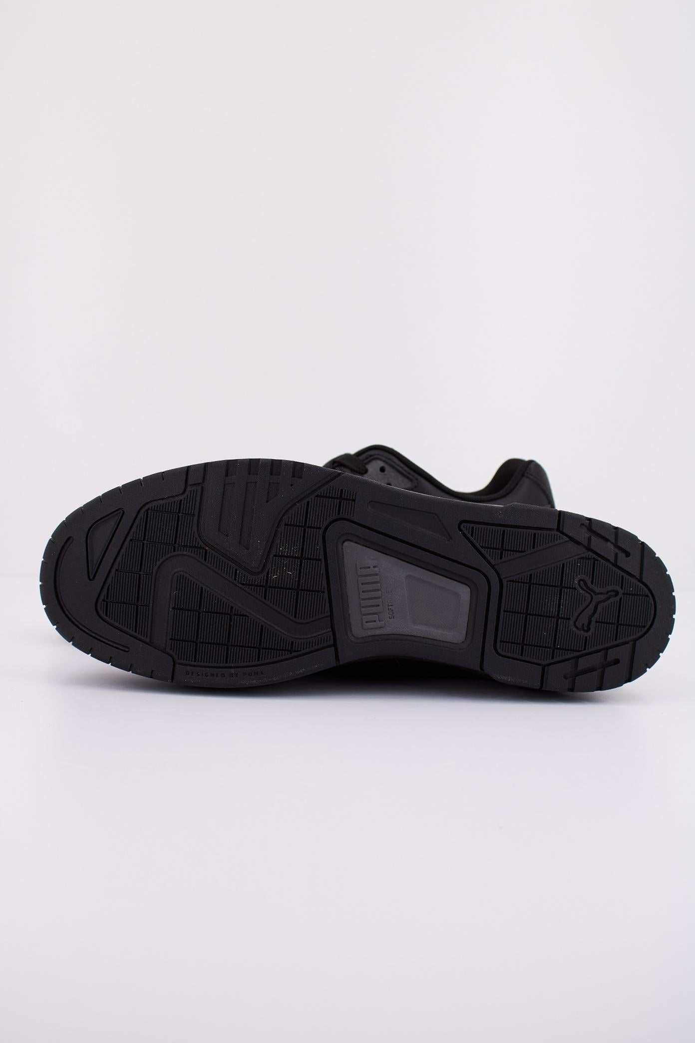 PUMA RBD TECH CLASSIC en color NEGRO (5)