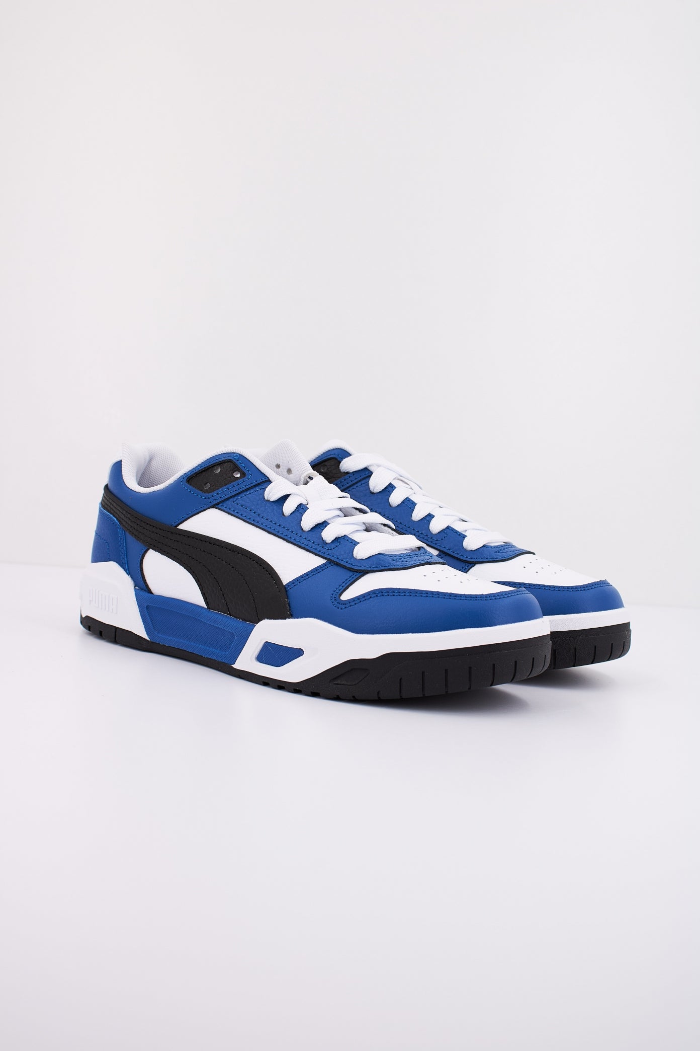 PUMA RBD TECH CLASSIC en color BLANCO (2)
