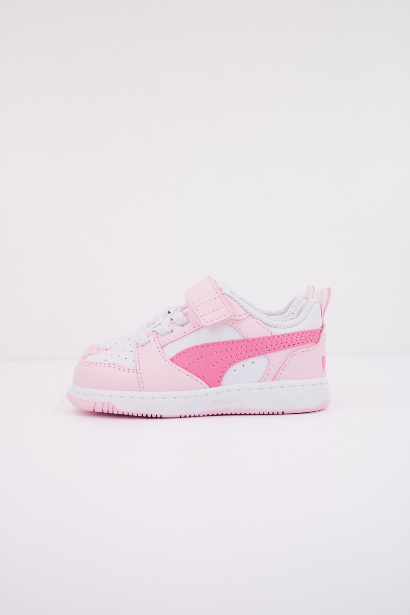 PUMA REBOUND V LO AC+ INF en color ROSA (1)