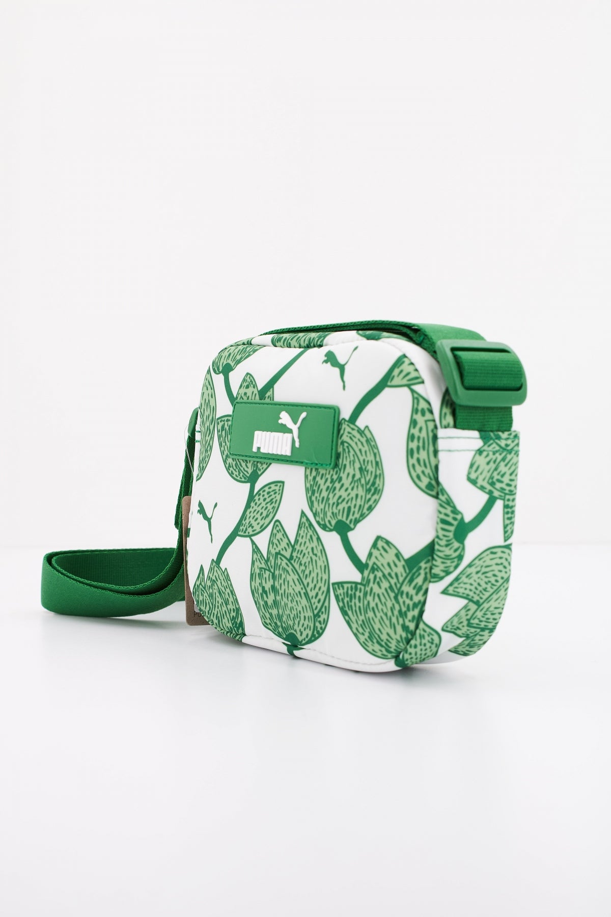 PUMA CORE POP CROSS BODY BAG en color VERDE (2)