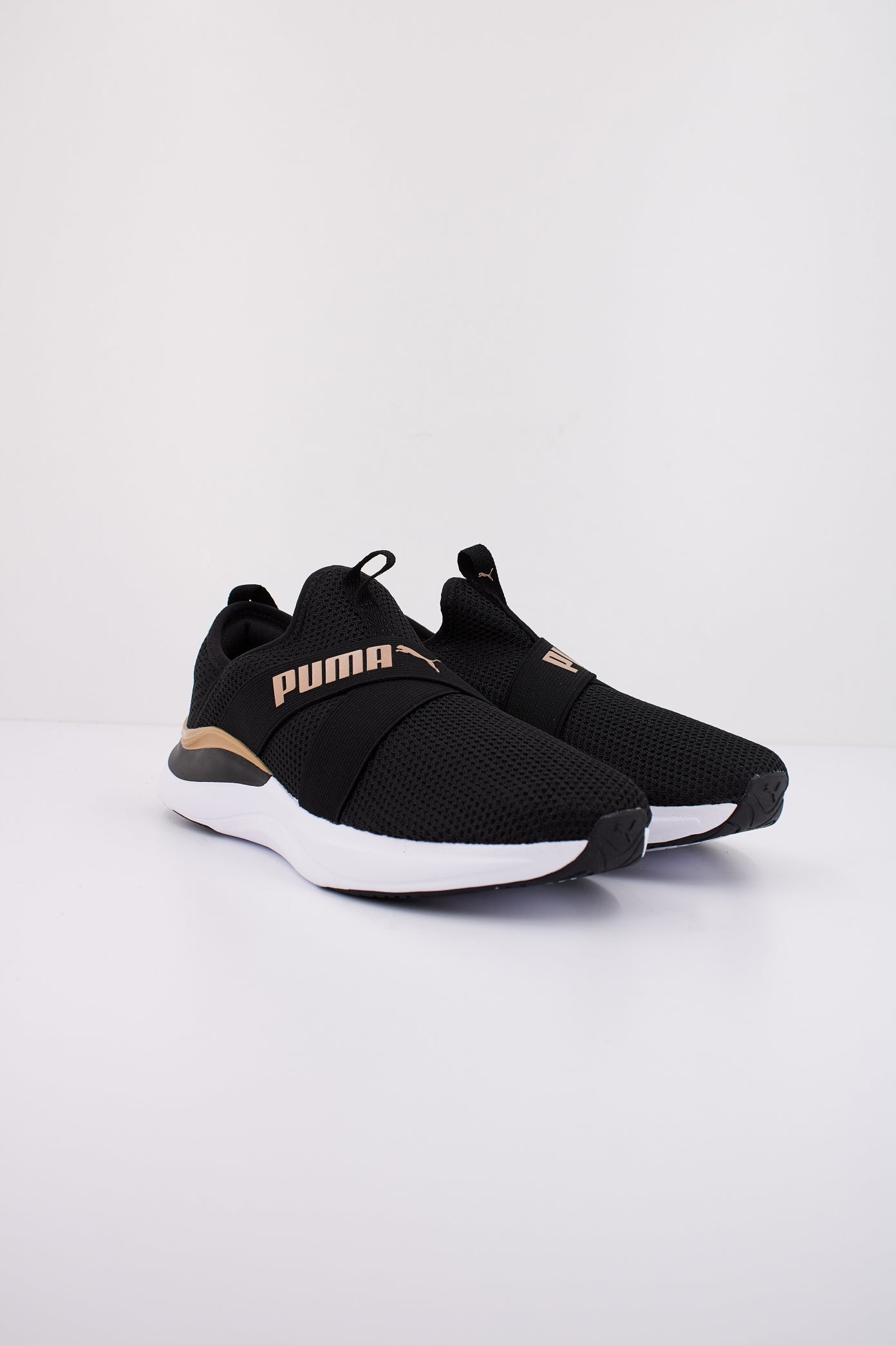 PUMA SOFTRIDE HARMONY SLIP WNS en color NEGRO (2)