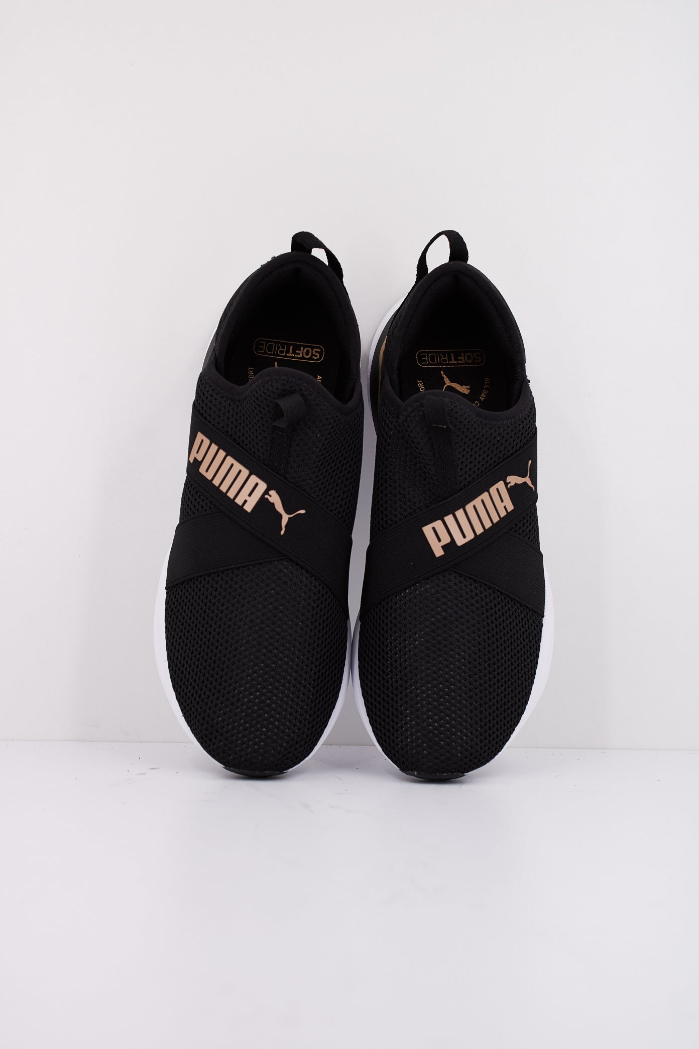 PUMA SOFTRIDE HARMONY SLIP WNS en color NEGRO (3)