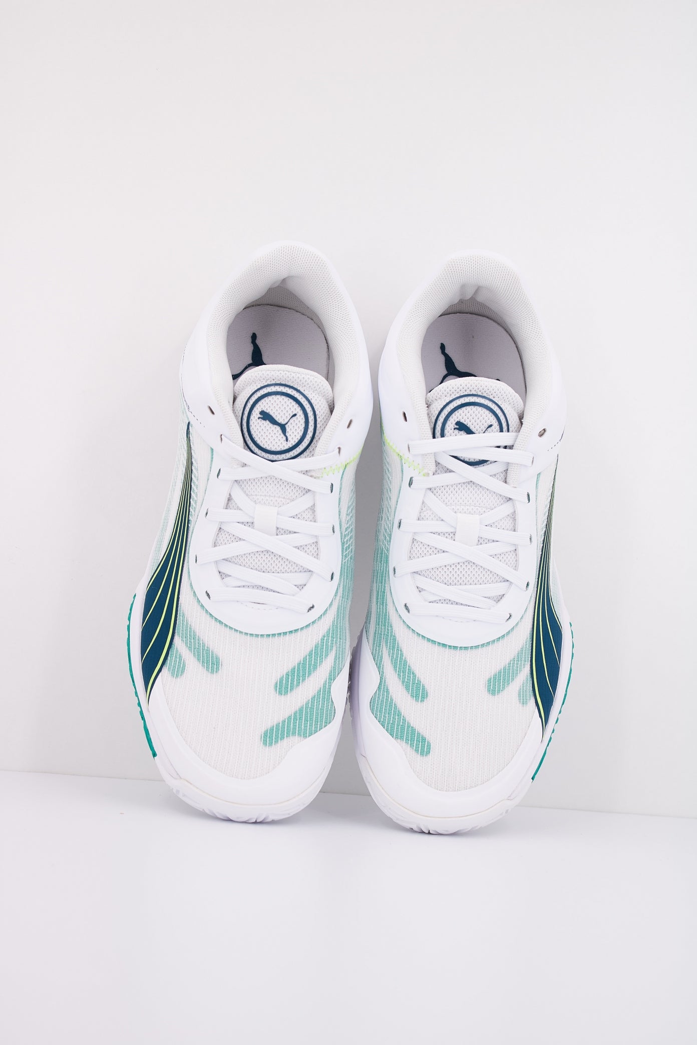 PUMA ACCELERATE TURBO en color BLANCO (3)