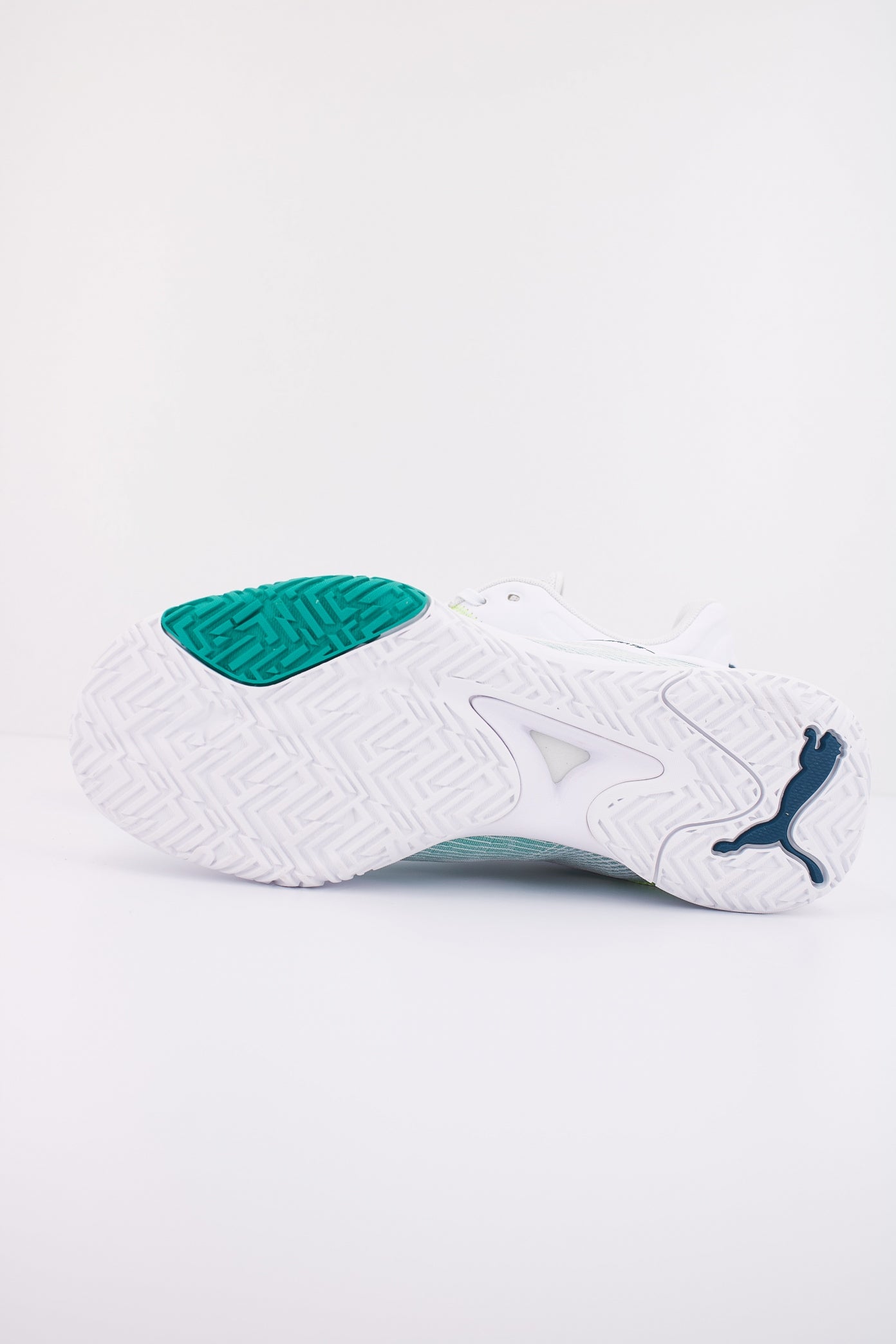 PUMA ACCELERATE TURBO en color BLANCO (5)