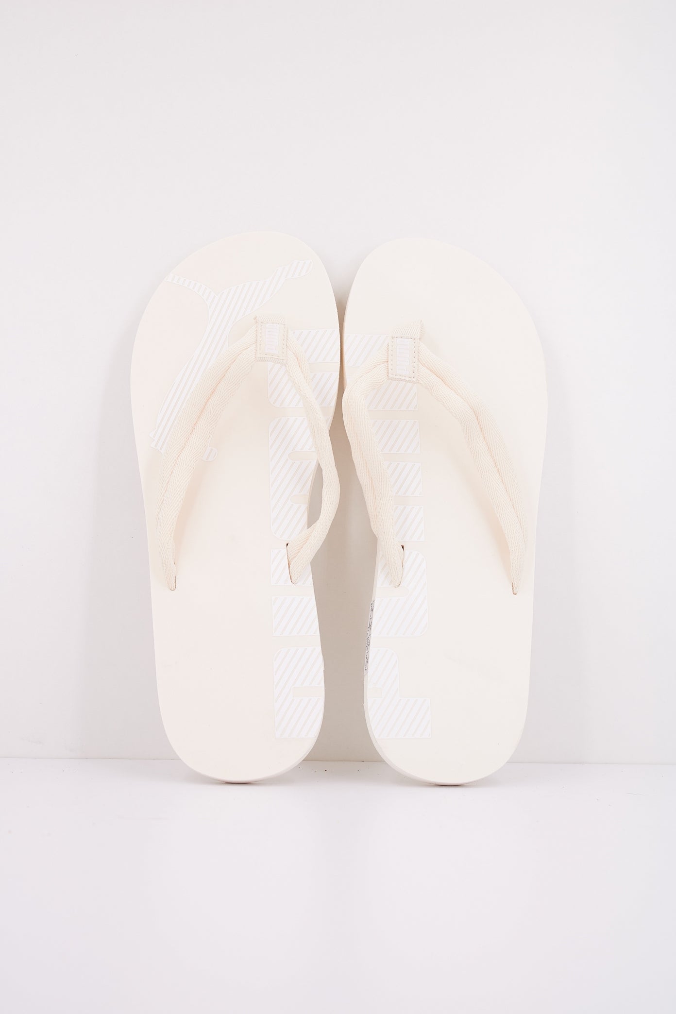 PUMA EPIC FLIP V en color BEIS (3)