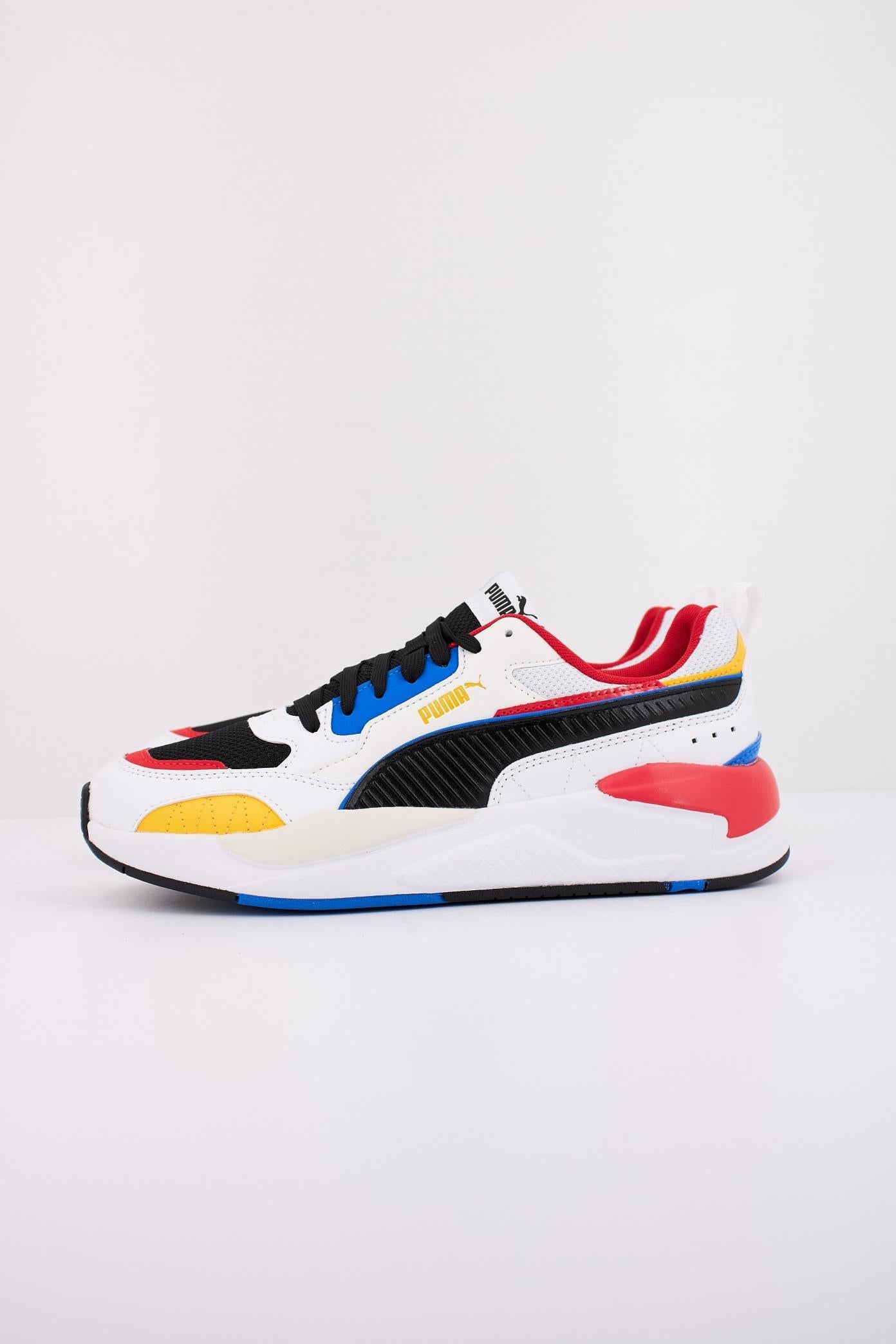 PUMA X-RAY SQUARE en color BLANCO (1)