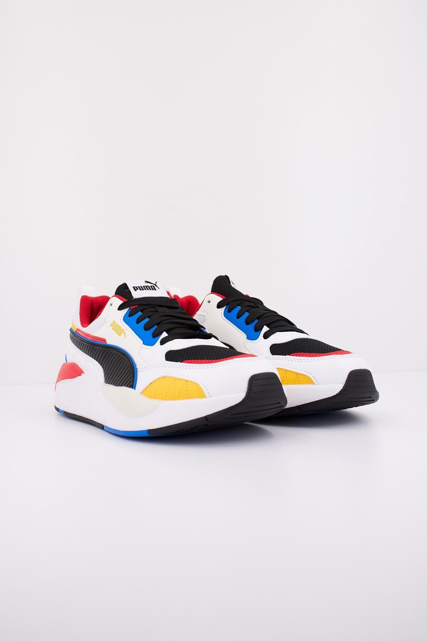 PUMA X-RAY SQUARE en color BLANCO (2)