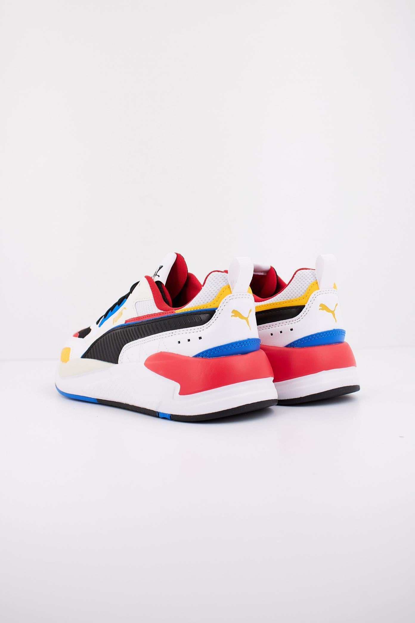 PUMA X-RAY SQUARE en color BLANCO (4)