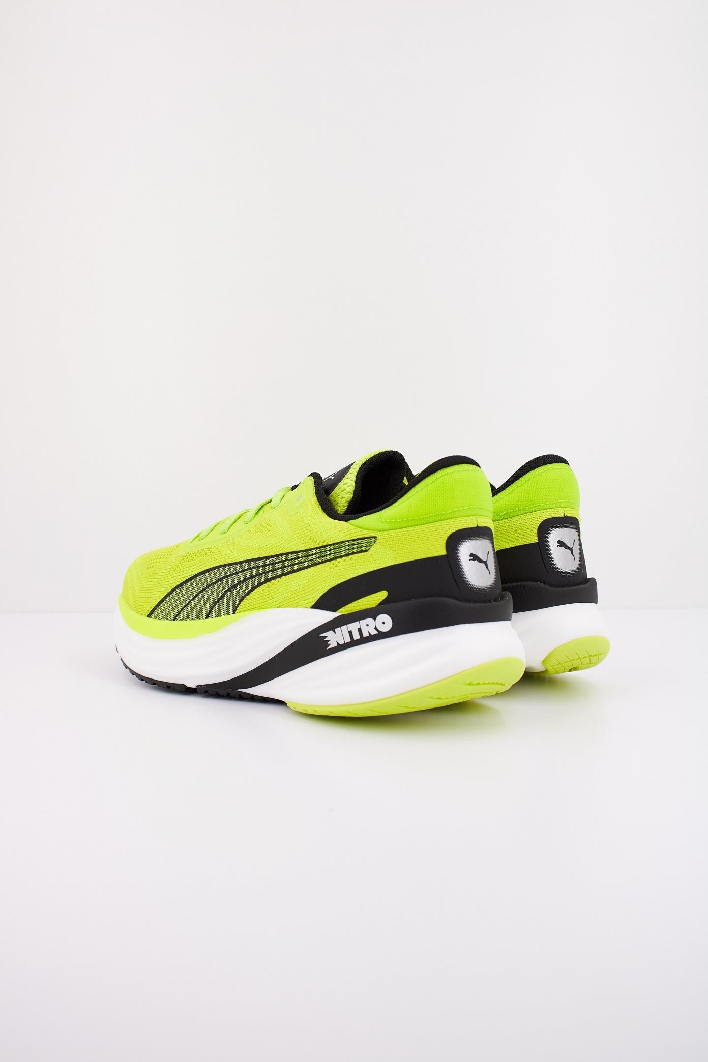 PUMA MAGNIFY NITRO en color VERDE (4)