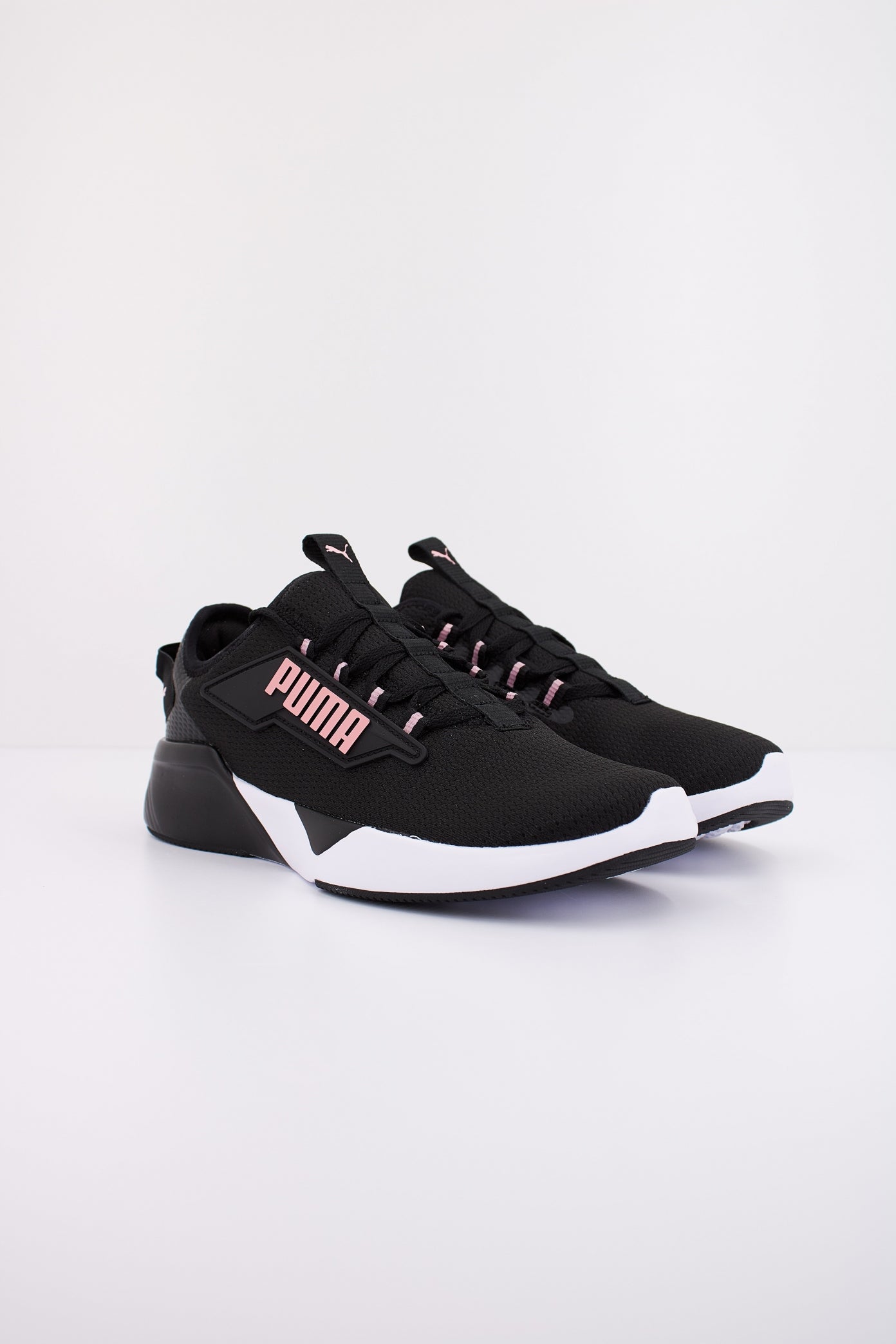PUMA RETALIATE JR en color NEGRO (3)