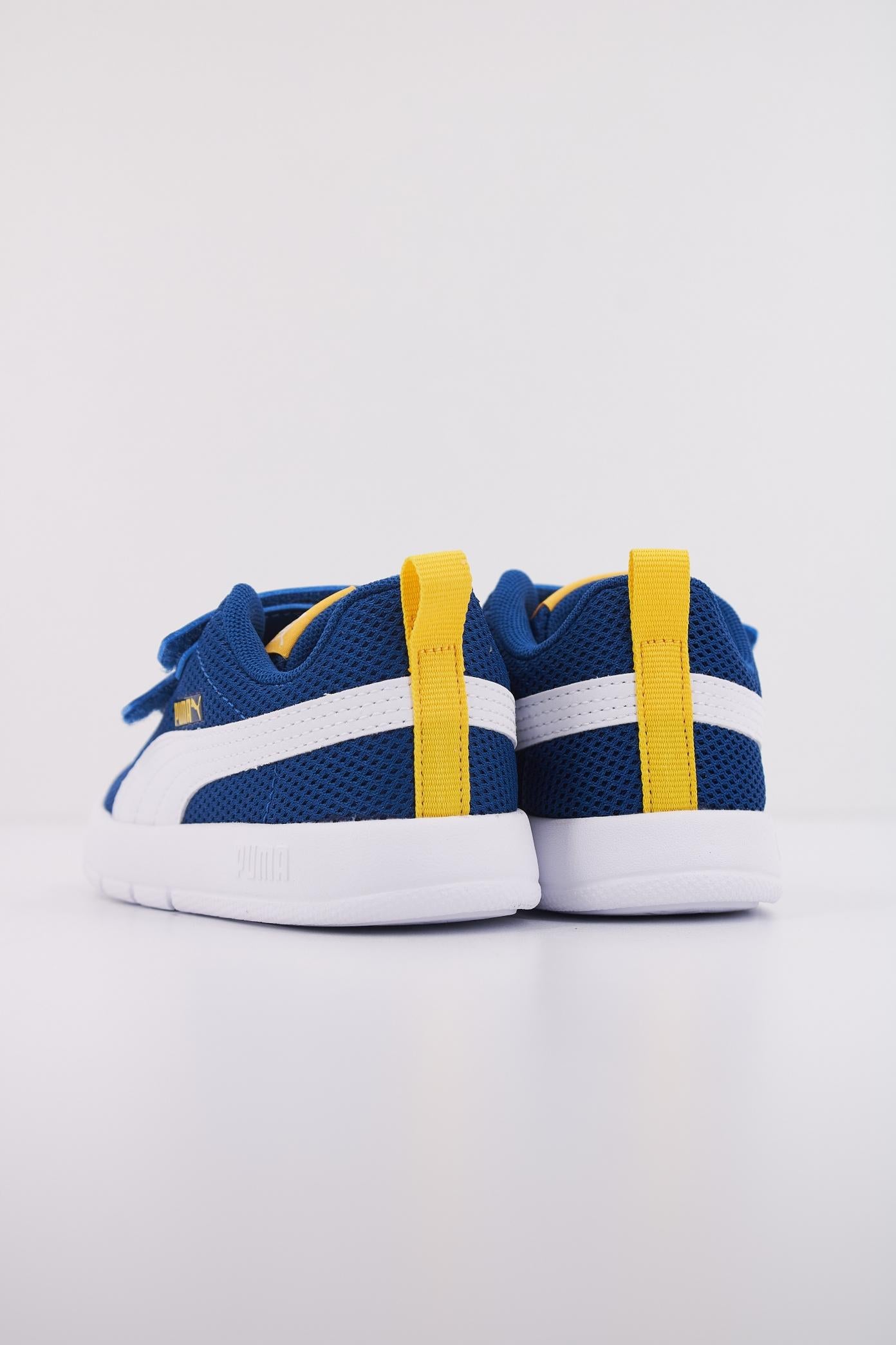PUMA COURTFLEX V MESH INF en color AZUL (4)