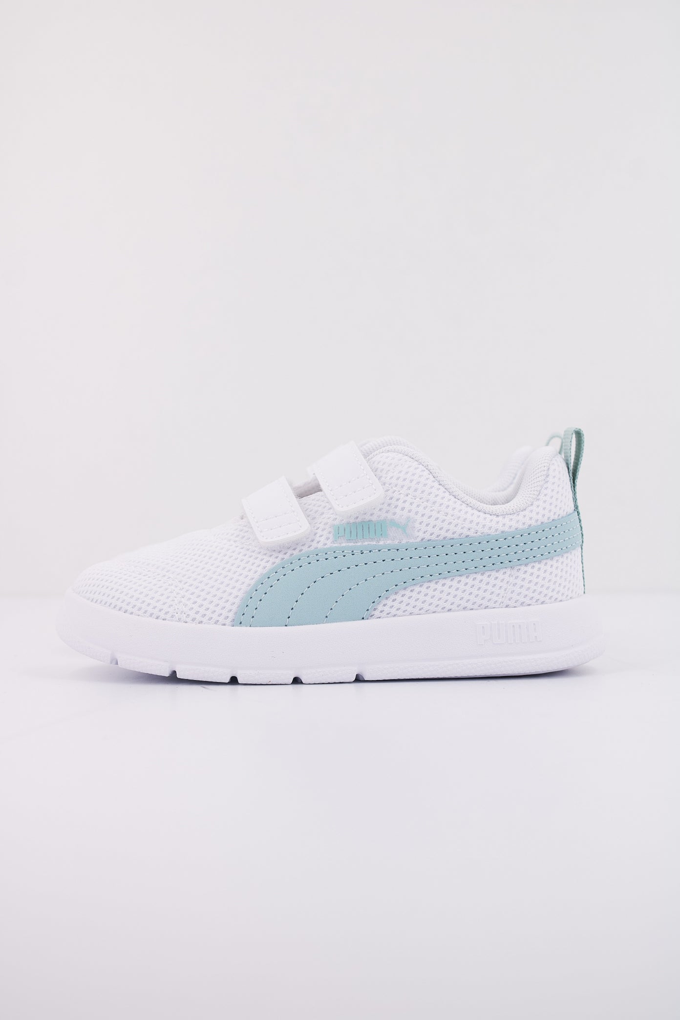 PUMA COURTFLEX V MESH INF en color BLANCO (1)