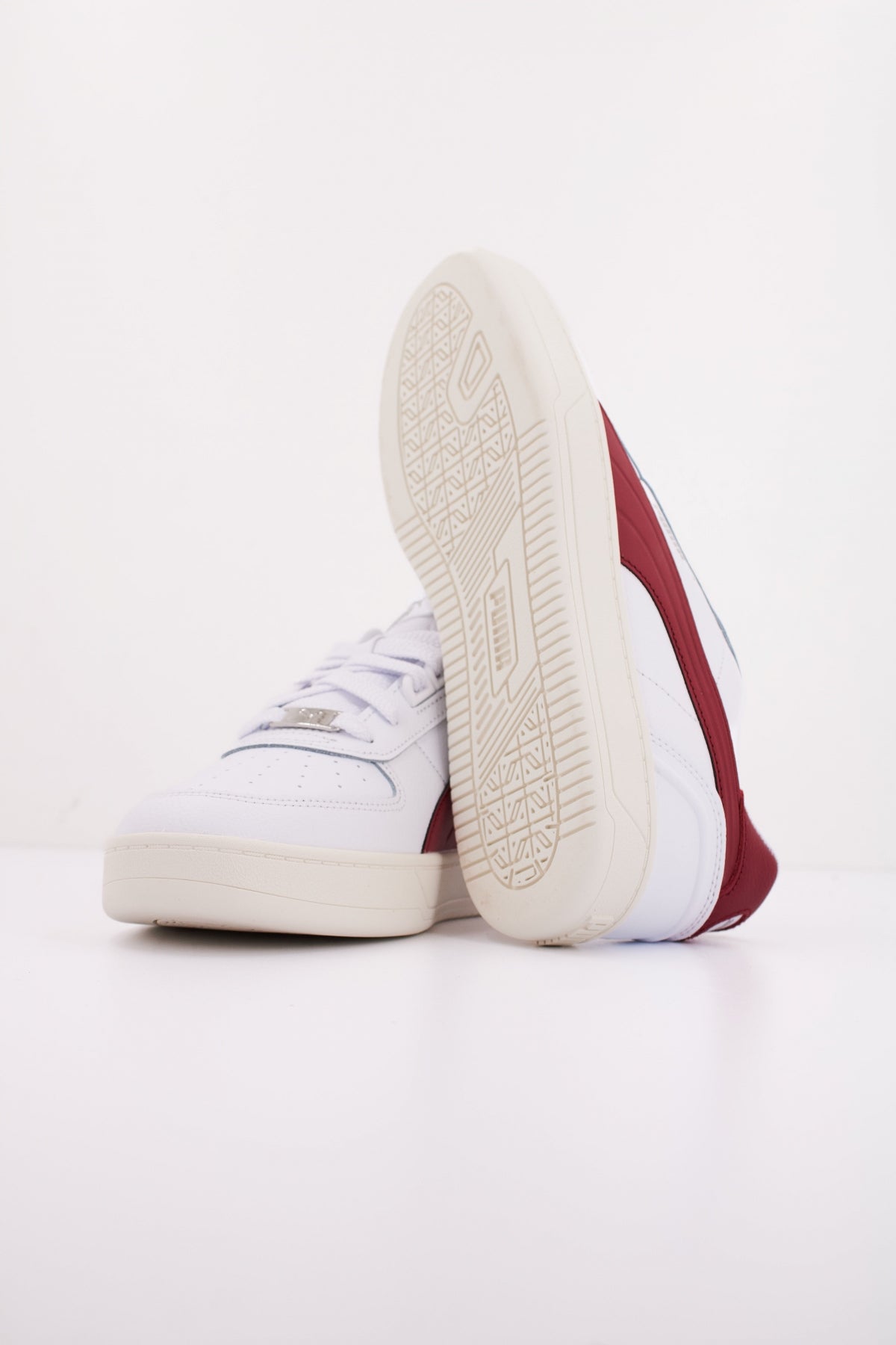 PUMA CAVEN . LUX en color BLANCO (5)