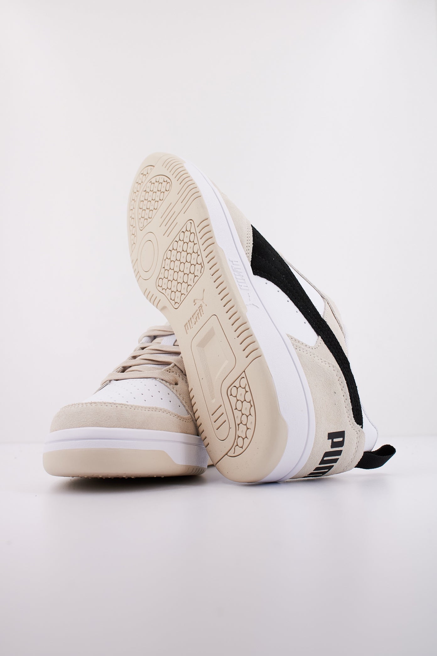 PUMA REBOUND V LOW SD en color BLANCO (5)