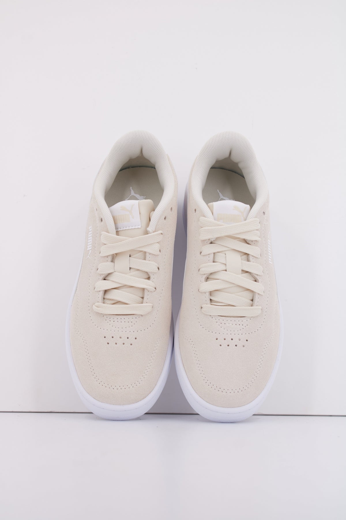 PUMA COURT LALLY SD en color BEIS (3)