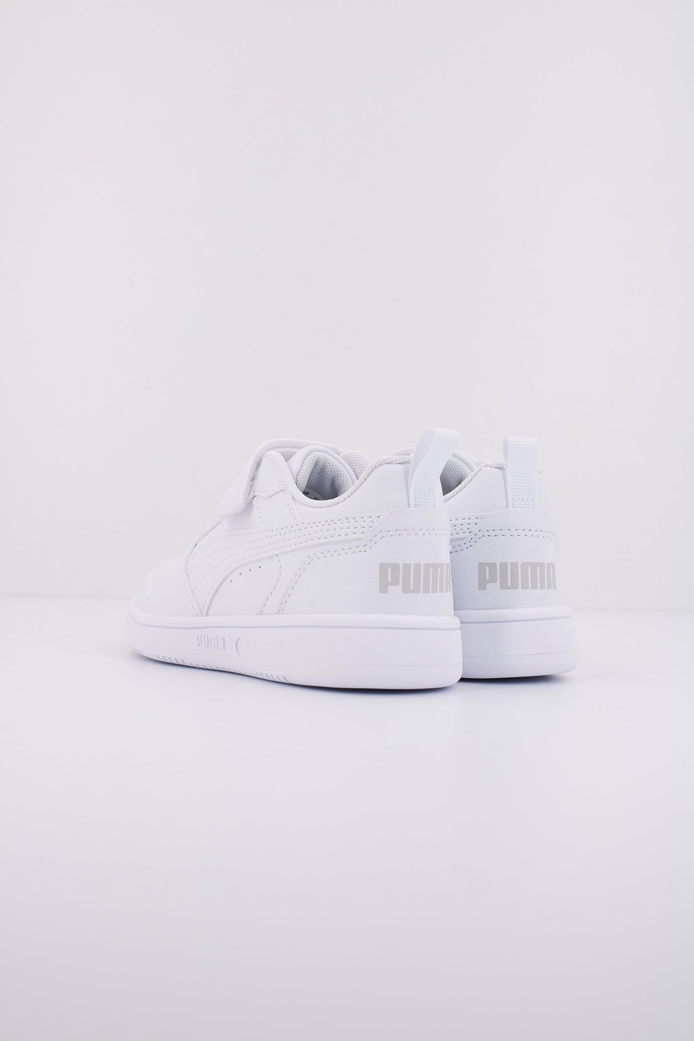 PUMA REBOUND V LO AC+ PS en color BLANCO (4)