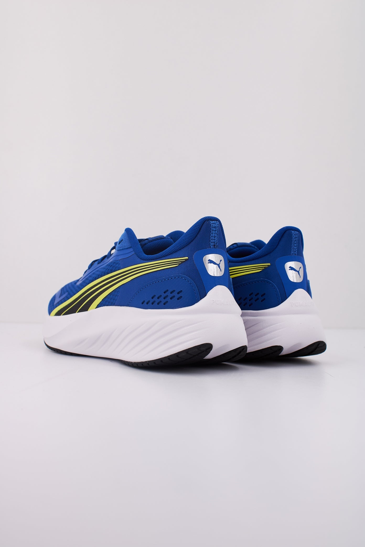 PUMA POUNCE LITE JR en color AZUL (4)
