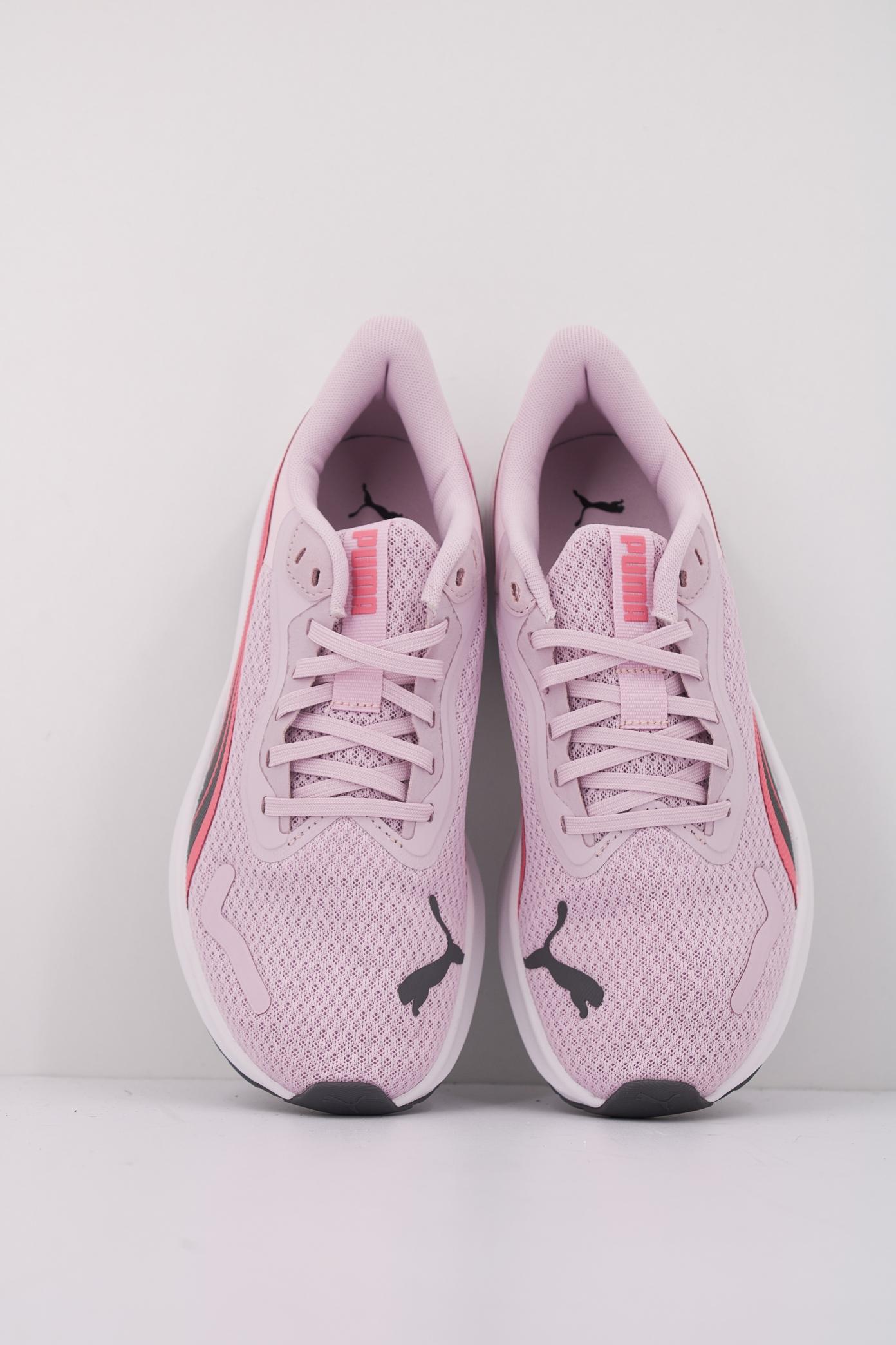 PUMA POUNCE LITE JR en color ROSA (3)