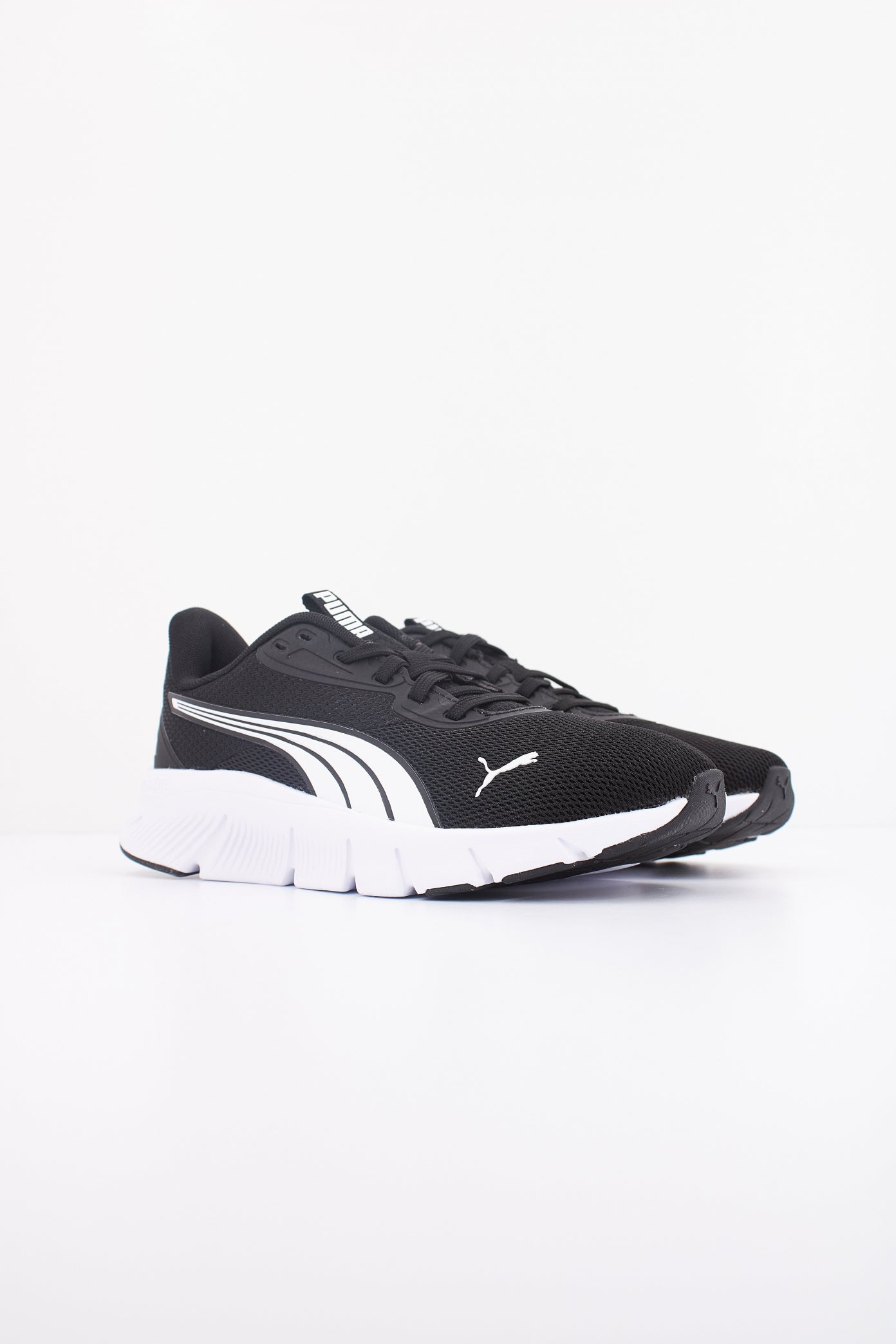 PUMA FLEXFOCUS LITE MODERN JR en color NEGRO (2)