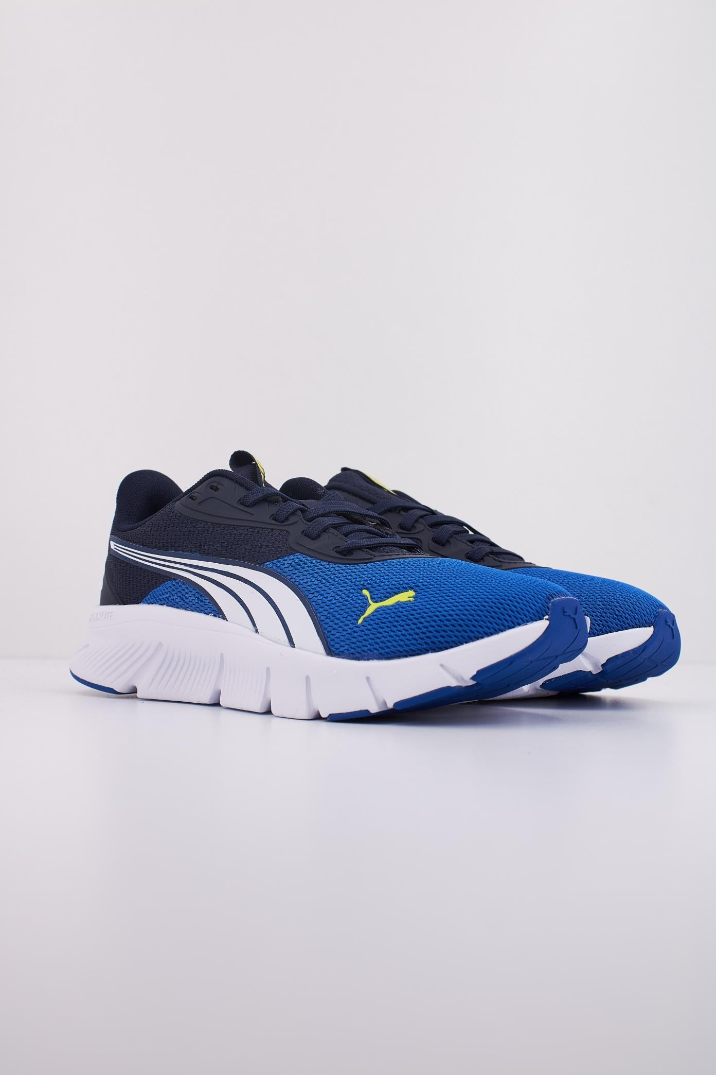 PUMA FLEXFOCUS LITE MODERN JR en color AZUL (2)