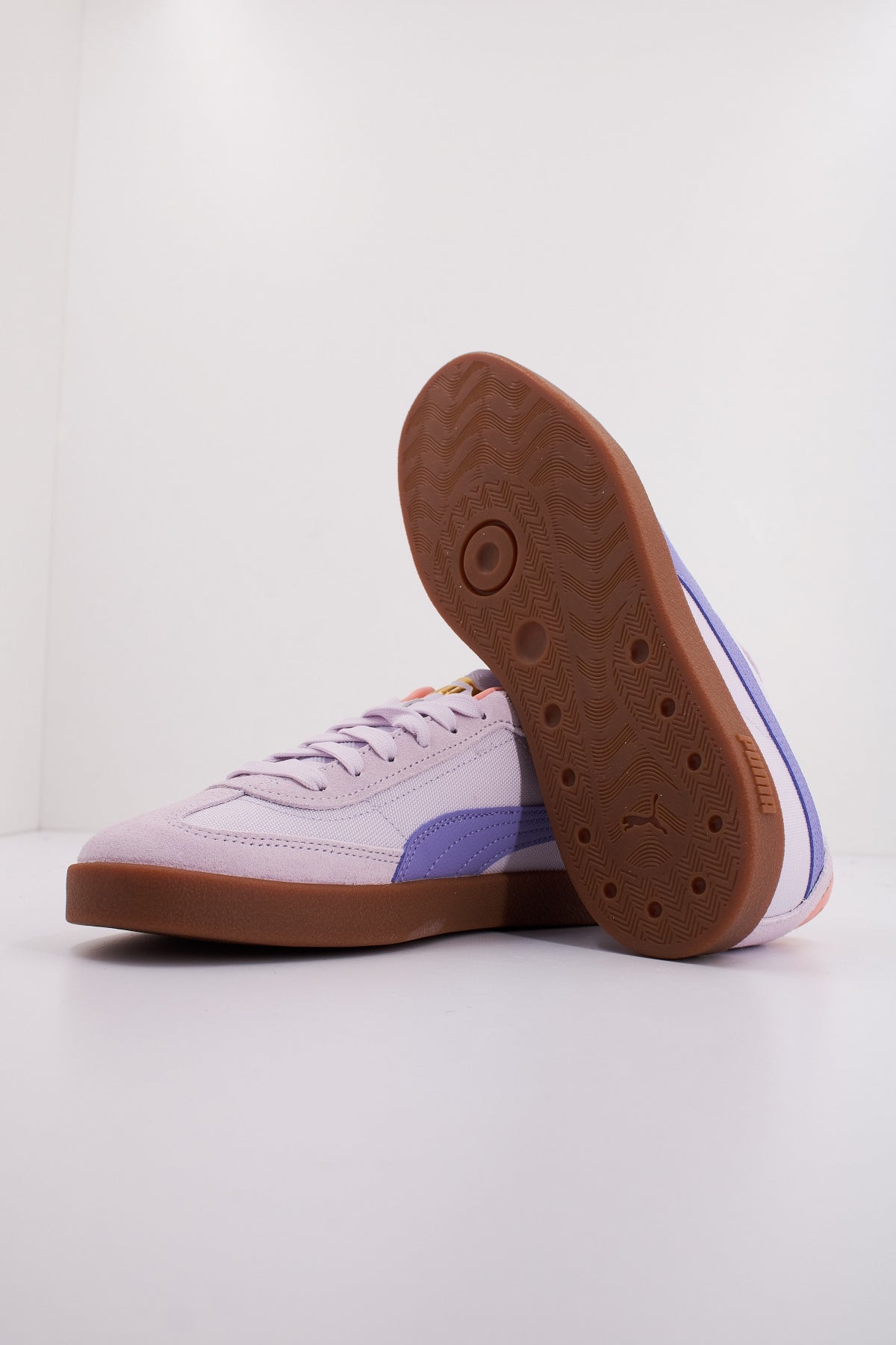PUMA CLUB II ERA CV JR en color VIOLETA (5)
