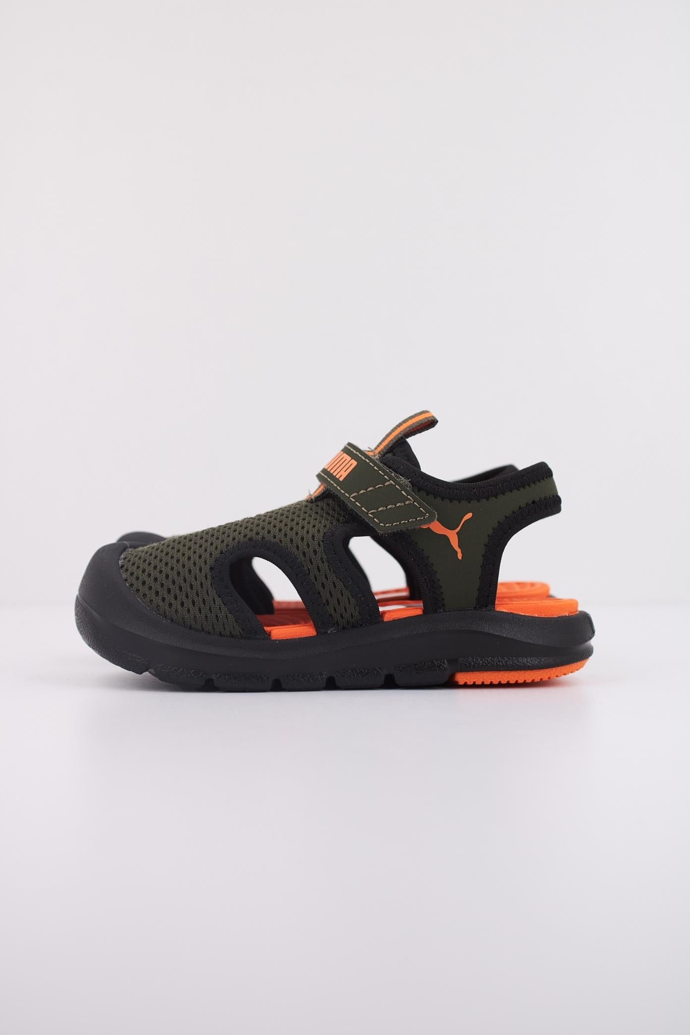 PUMA FUN RACER SANDAL MESH en color VERDE (1)