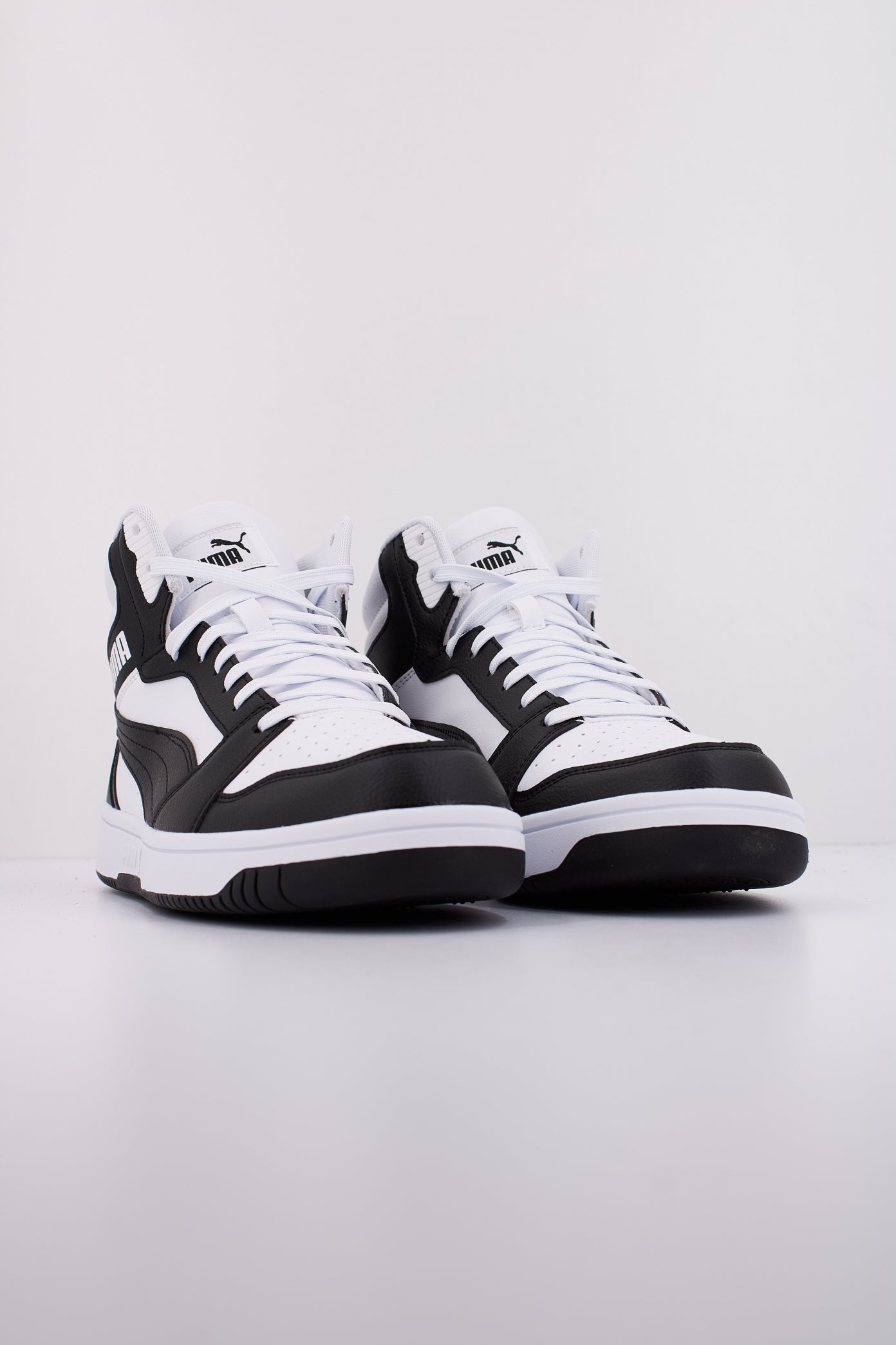 PUMA REBOUND V en color BLANCO (2)
