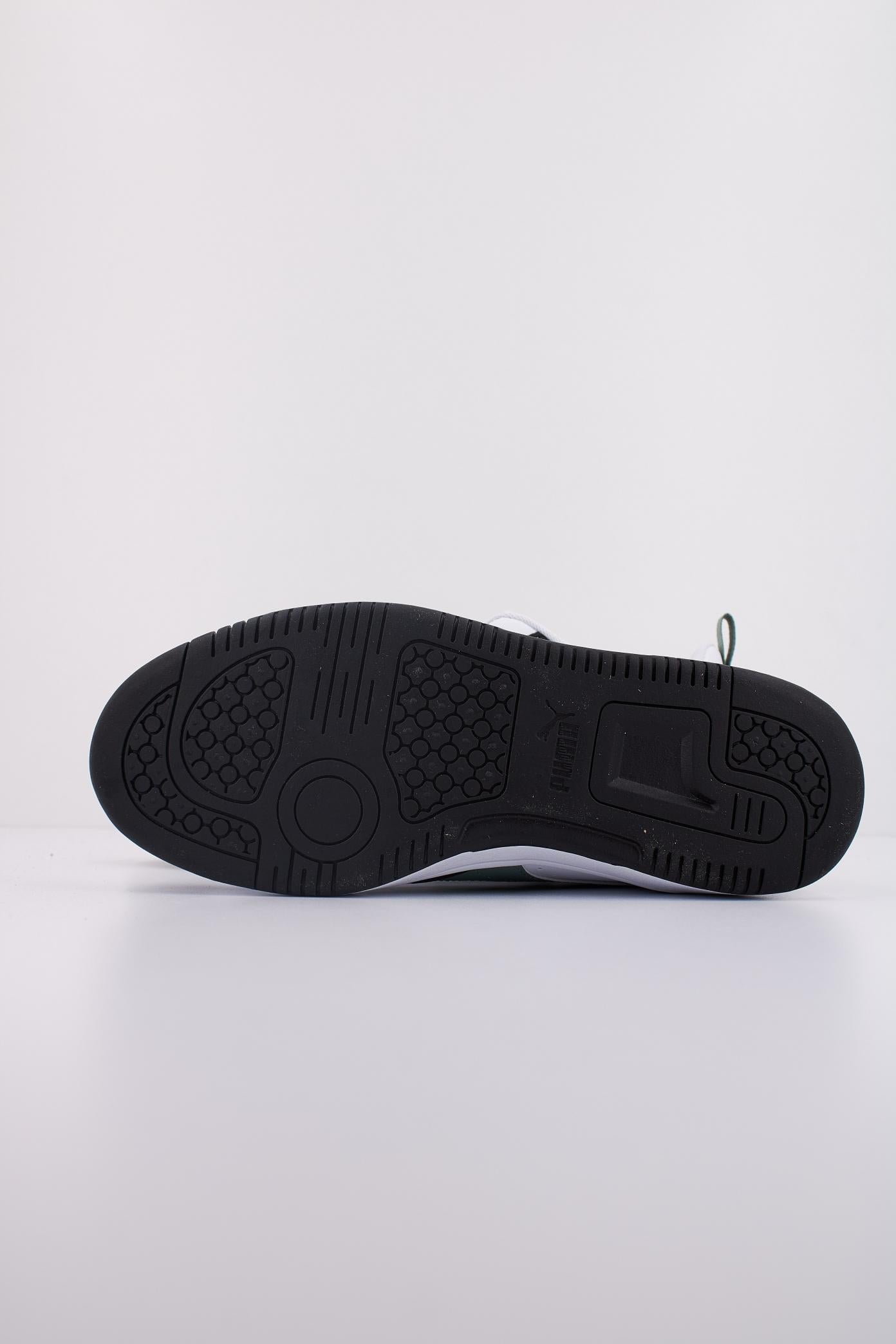 PUMA REBOUND V LO JR en color NEGRO (5)