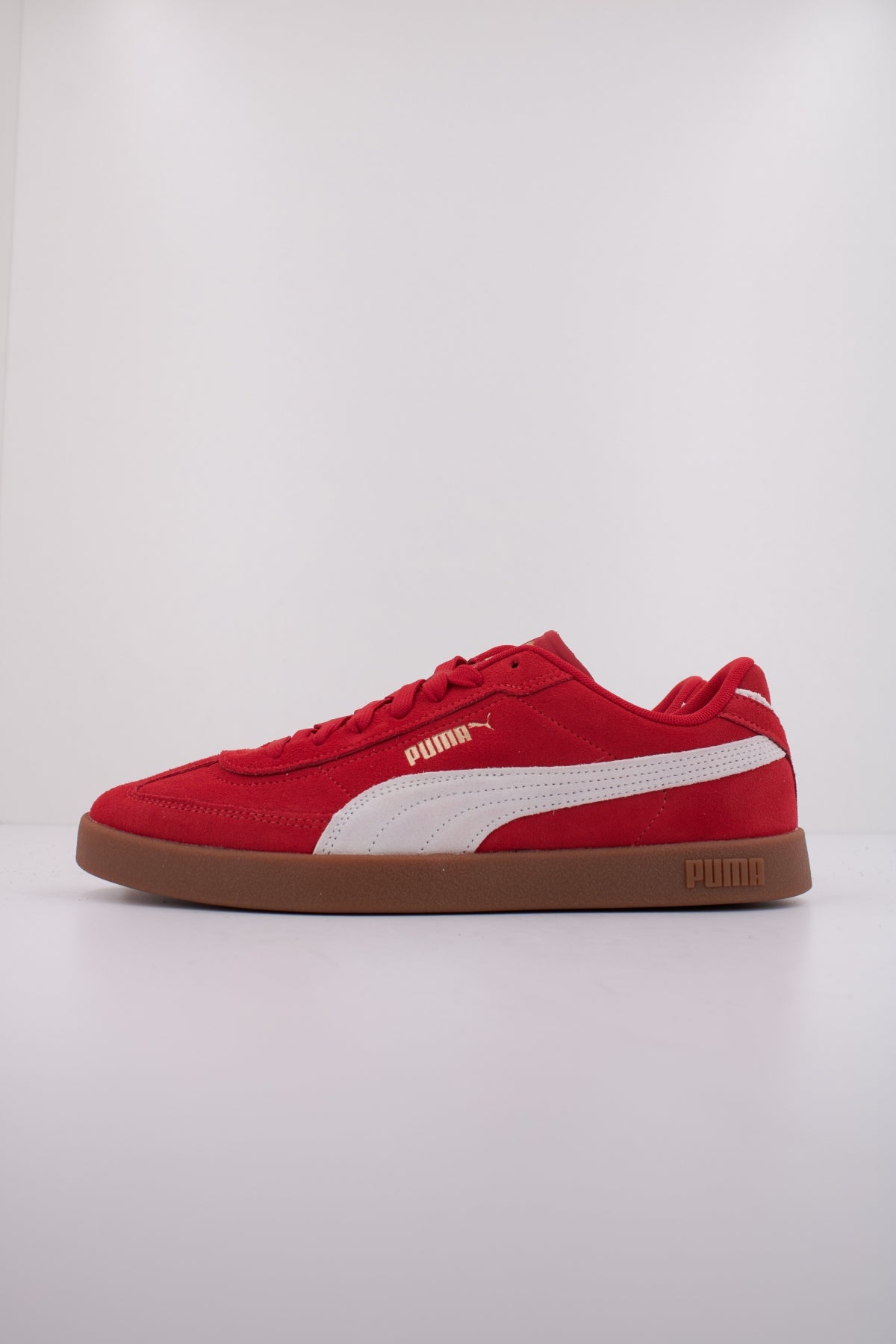 PUMA CLUB II ERA SUEDE en color ROJO (1)