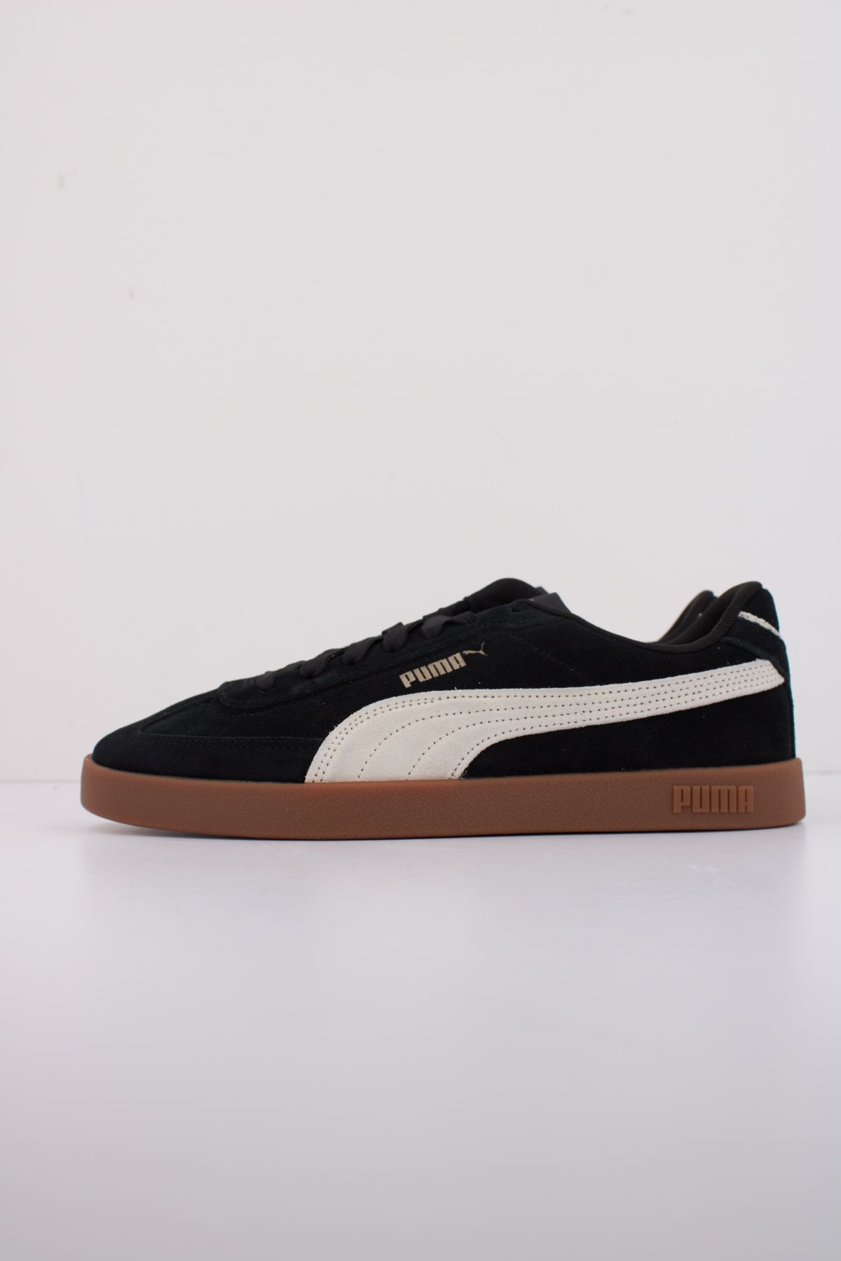 PUMA CLUB II ERA SUEDE en color NEGRO (1)