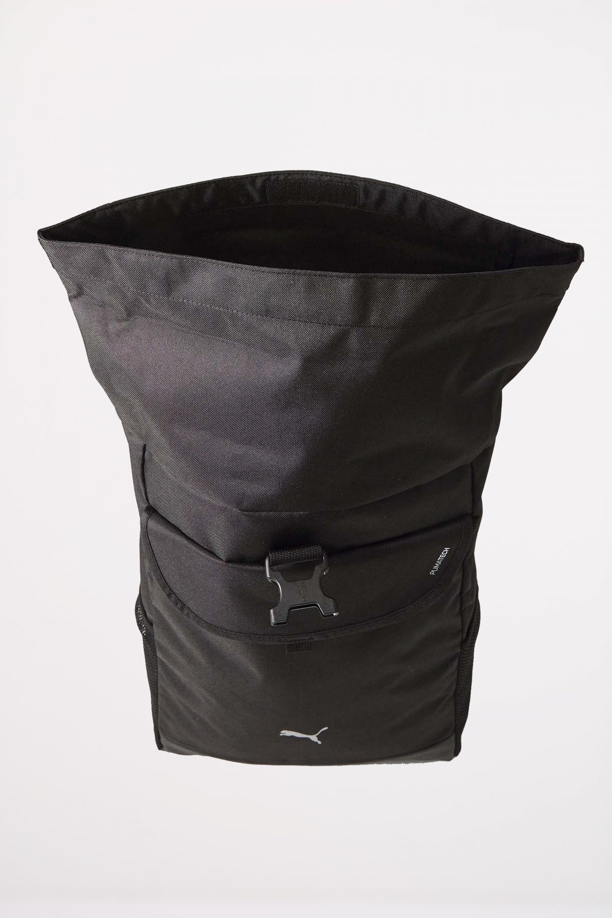 PUMA ROLL TOP BACKPACK en color NEGRO (4)