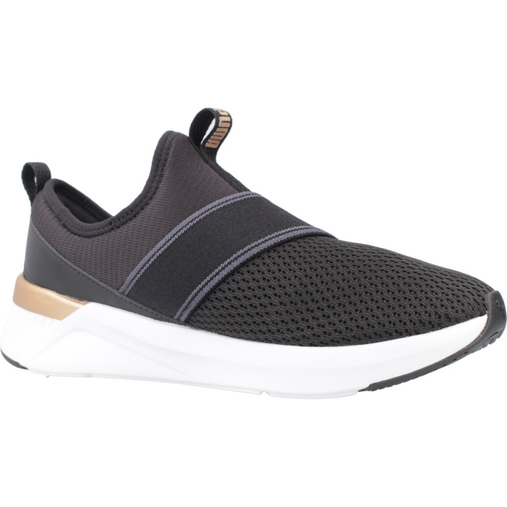PUMA SOFTRIDE HARLI SLIP ON WNS en color NEGRO (5)